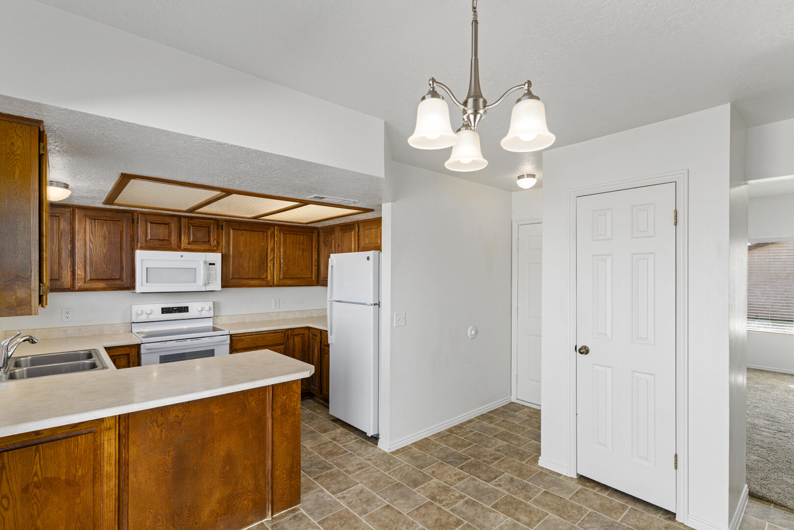 SPANISH PALMS TOWNHOMES - Residential