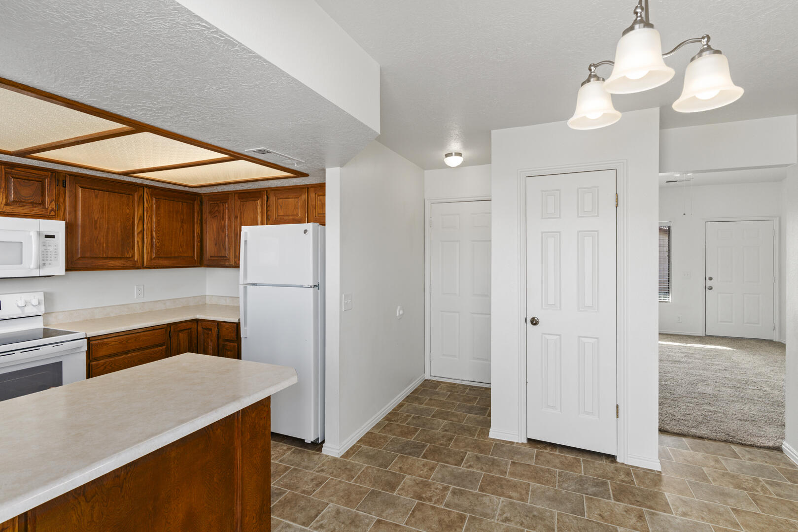 SPANISH PALMS TOWNHOMES - Residential