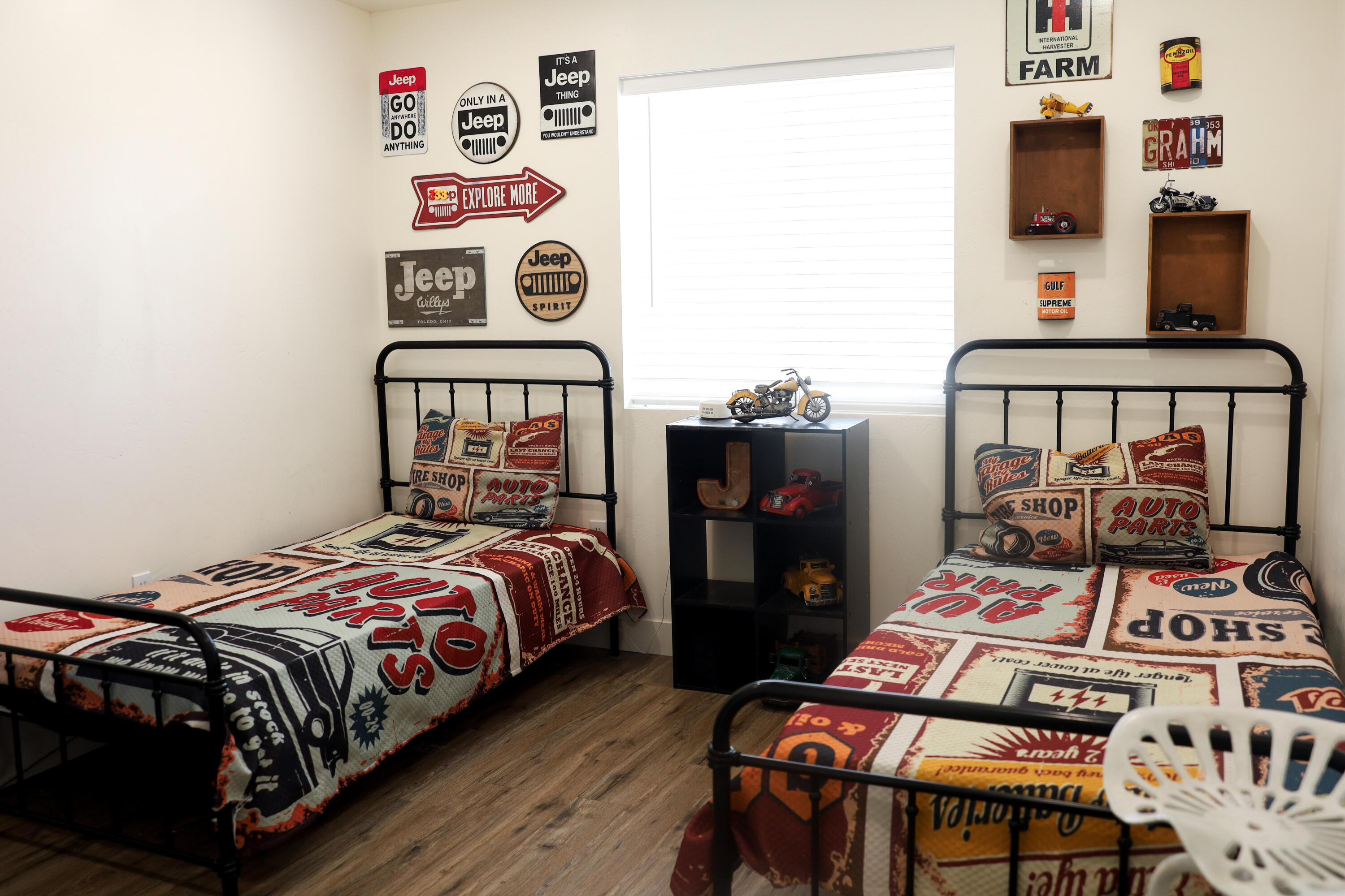 SUNNY MEADOWS ACRES - Residential