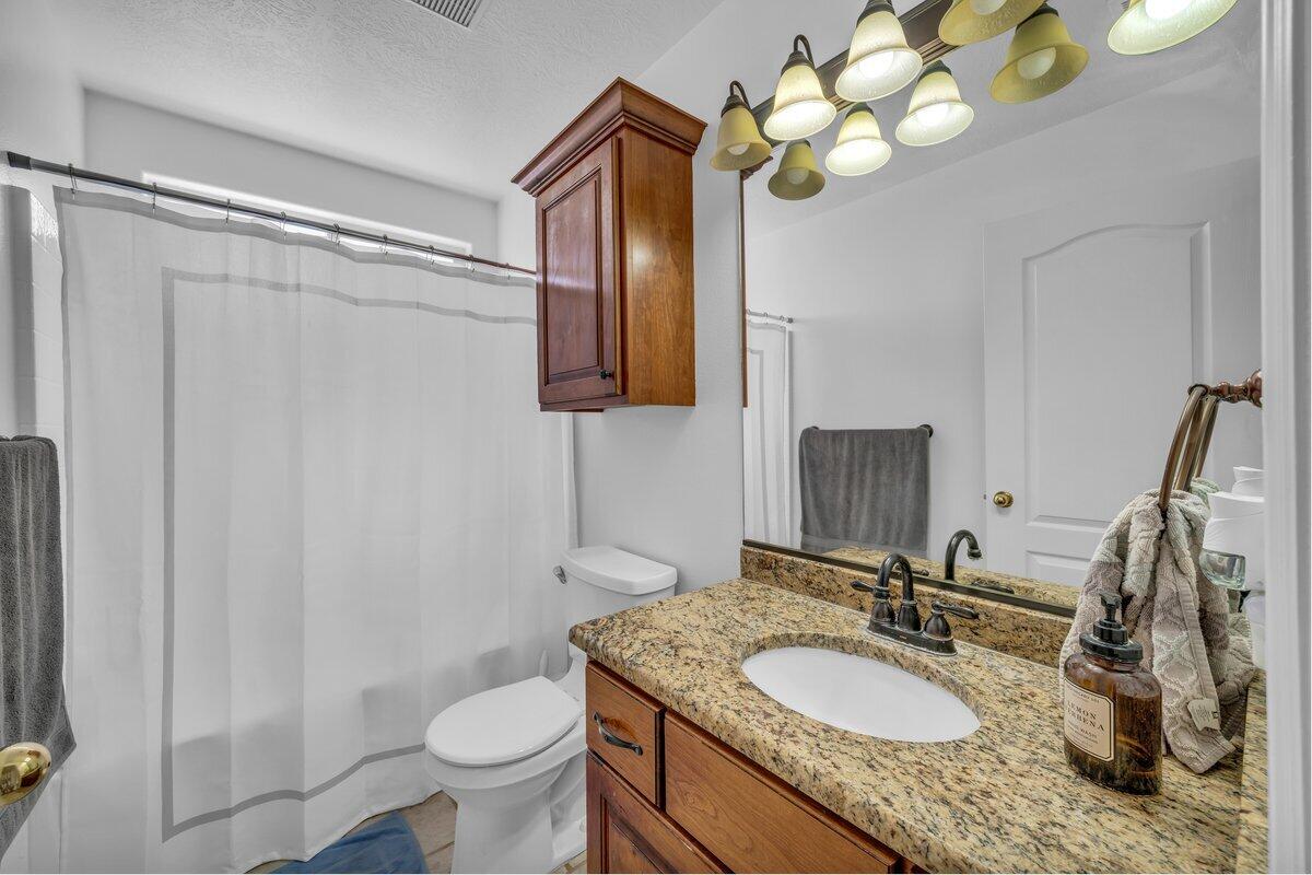 WINDOW ROCK - Residential