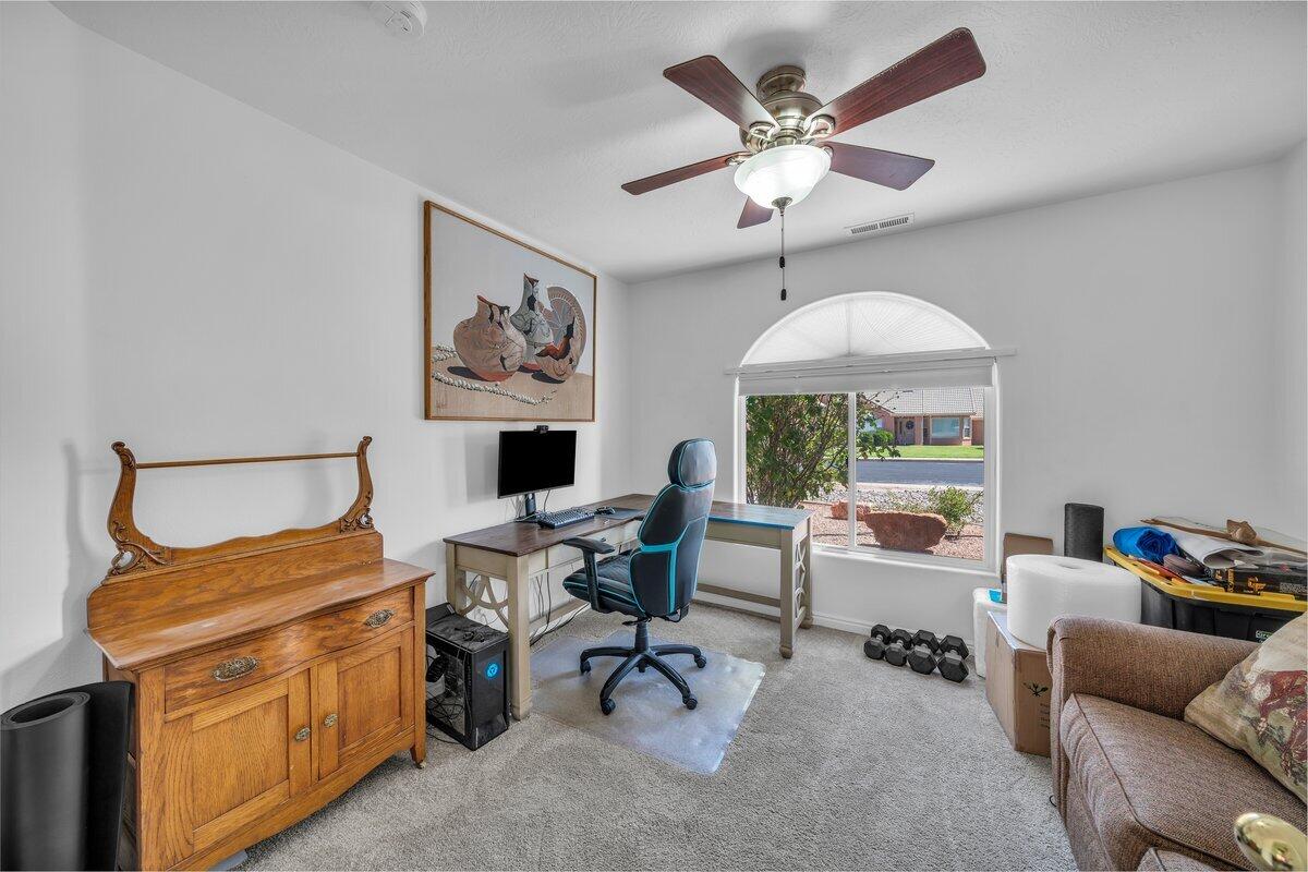 WINDOW ROCK - Residential