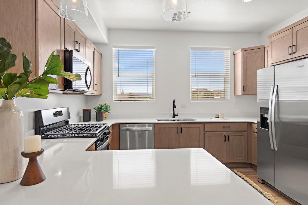 ROCKLAND TOWNHOMES - Residential