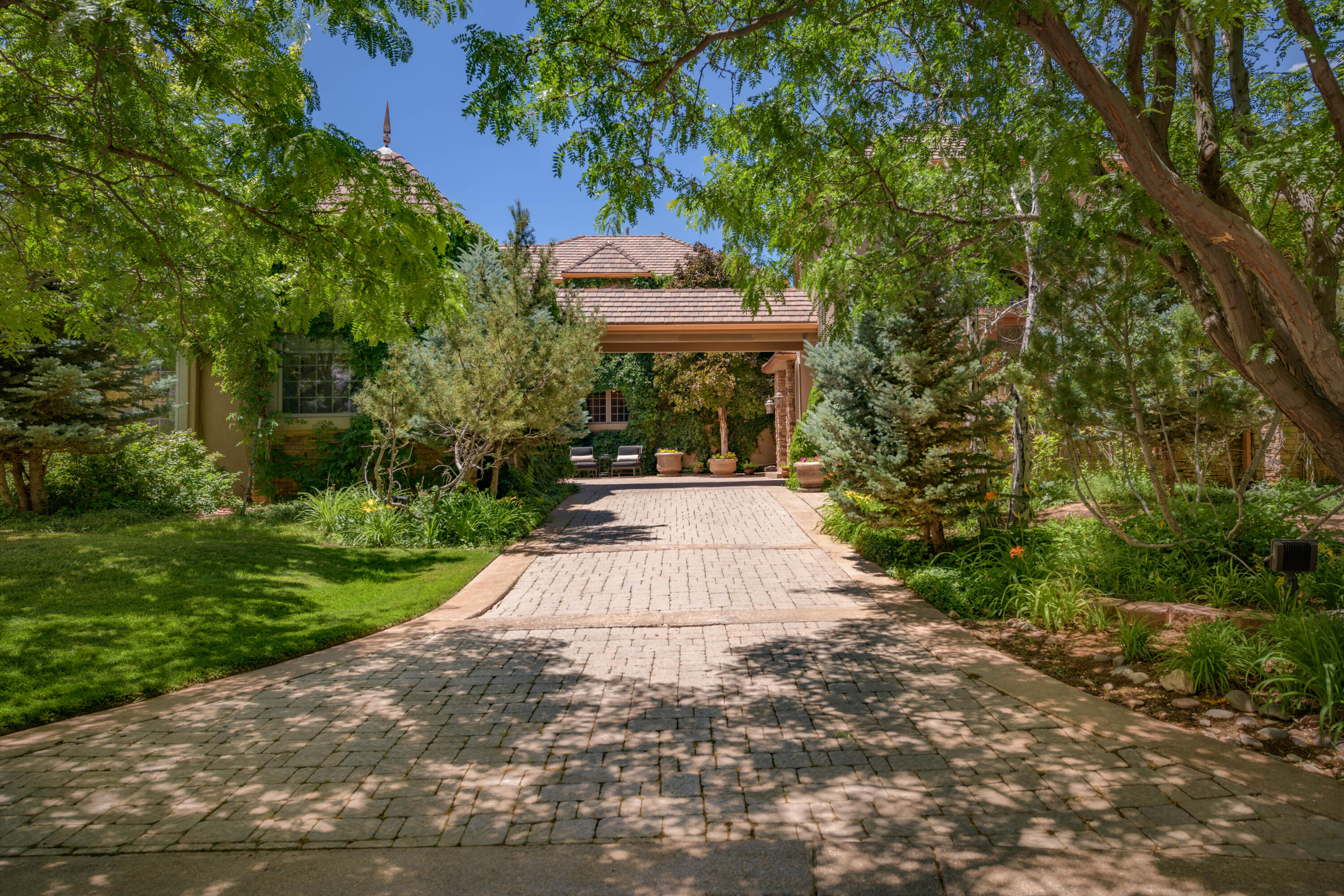 Parowan, Utah 84761, United States, 7 Bedrooms Bedrooms, ,9 BathroomsBathrooms,Residential,Active,110821