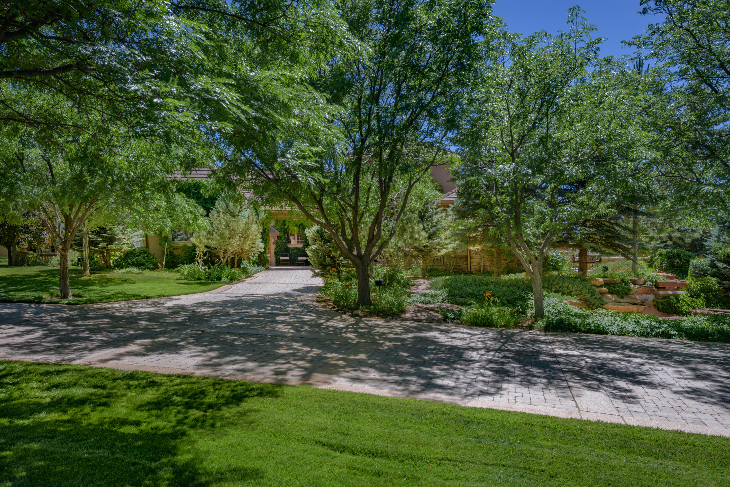 Parowan, Utah 84761, United States, 7 Bedrooms Bedrooms, ,9 BathroomsBathrooms,Residential,Active,110821