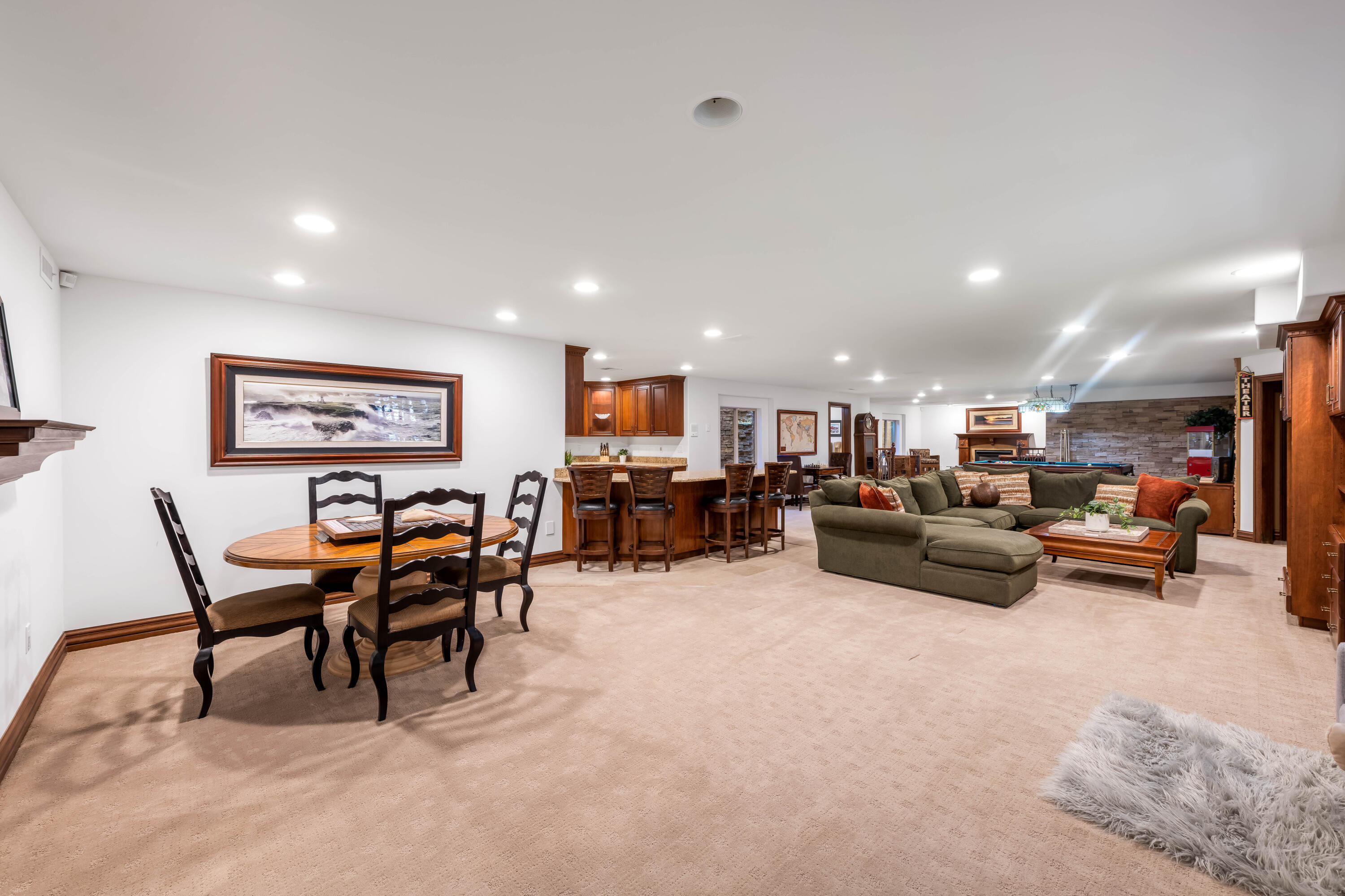 Parowan, Utah 84761, United States, 7 Bedrooms Bedrooms, ,9 BathroomsBathrooms,Residential,Active,110821