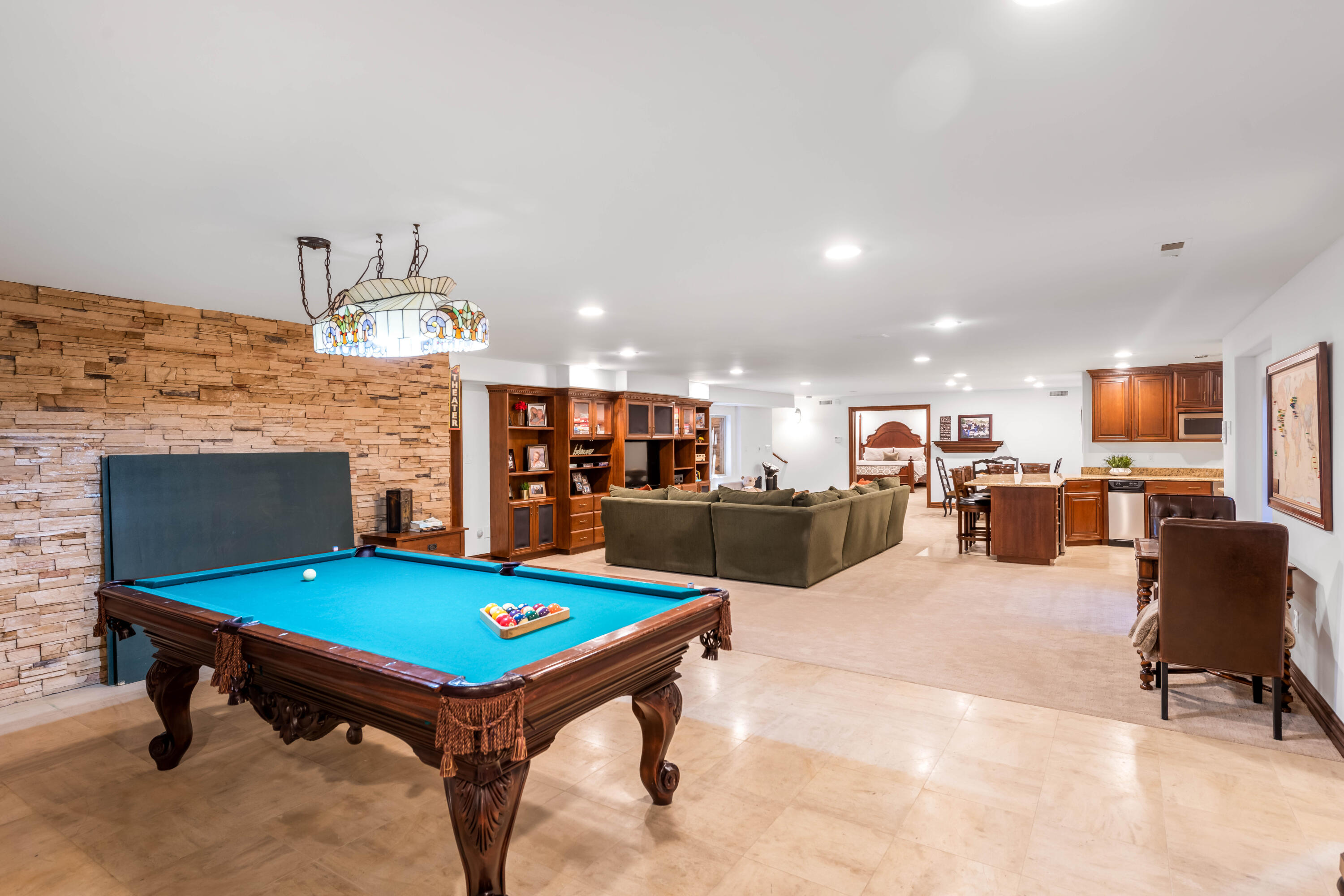 Parowan, Utah 84761, United States, 7 Bedrooms Bedrooms, ,9 BathroomsBathrooms,Residential,Active,110821