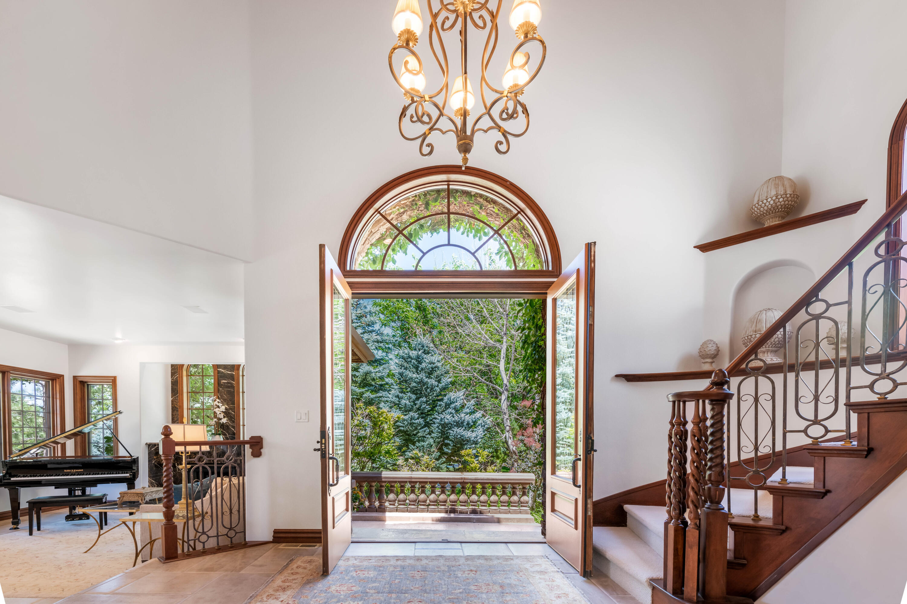 Parowan, Utah 84761, United States, 7 Bedrooms Bedrooms, ,9 BathroomsBathrooms,Residential,Active,110821