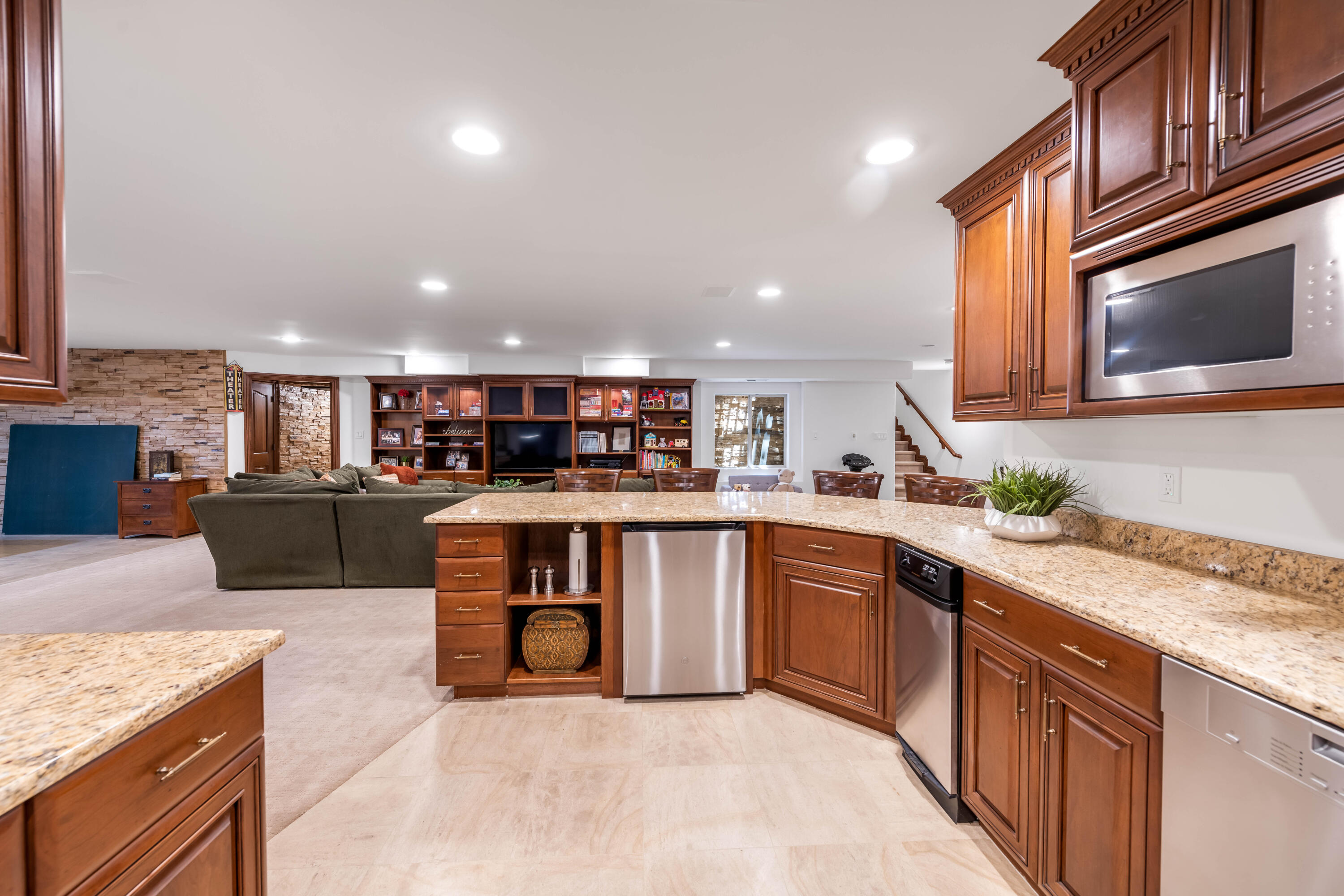 Parowan, Utah 84761, United States, 7 Bedrooms Bedrooms, ,9 BathroomsBathrooms,Residential,Active,110821