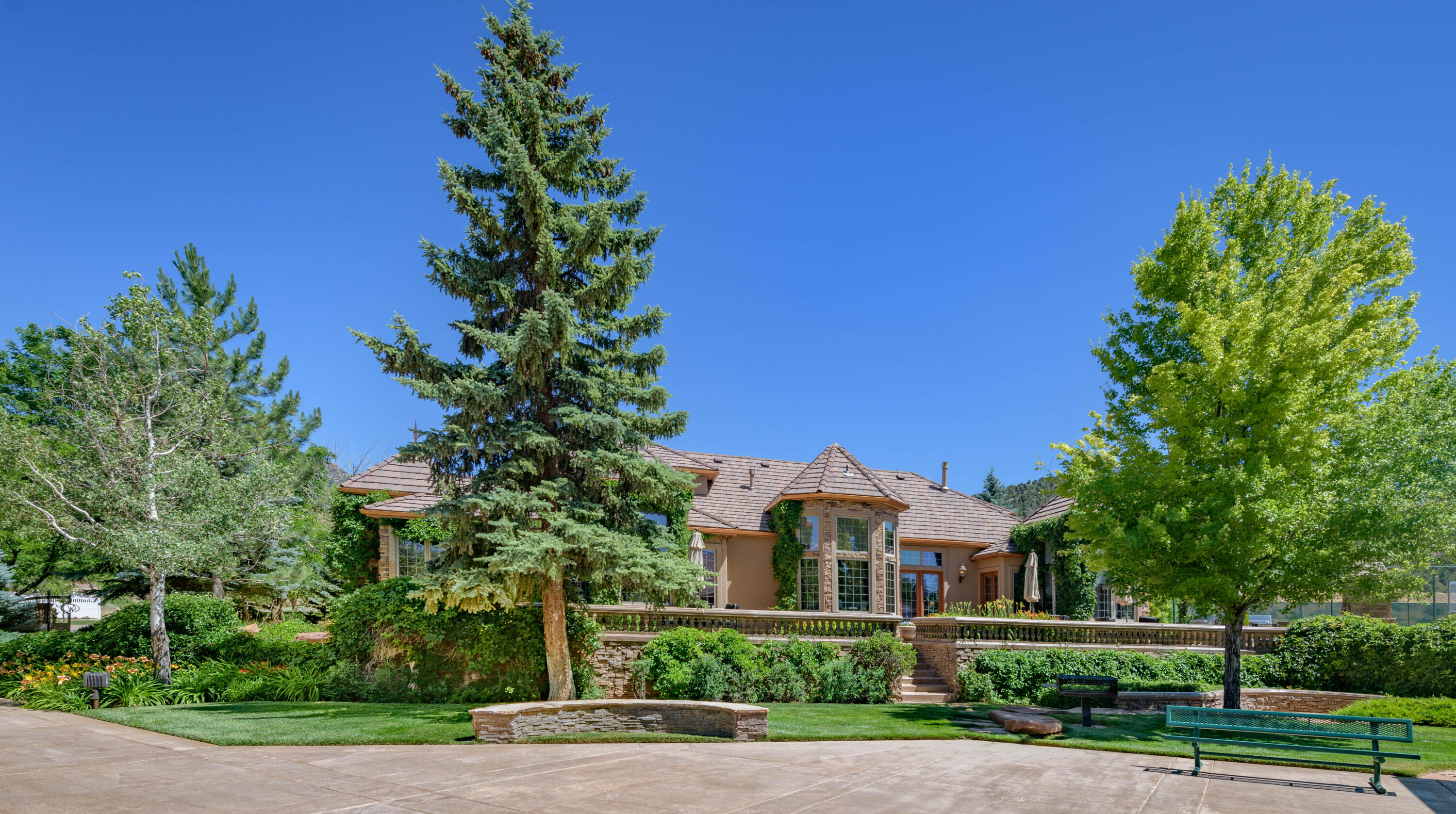 Parowan, Utah 84761, United States, 7 Bedrooms Bedrooms, ,9 BathroomsBathrooms,Residential,Active,110821