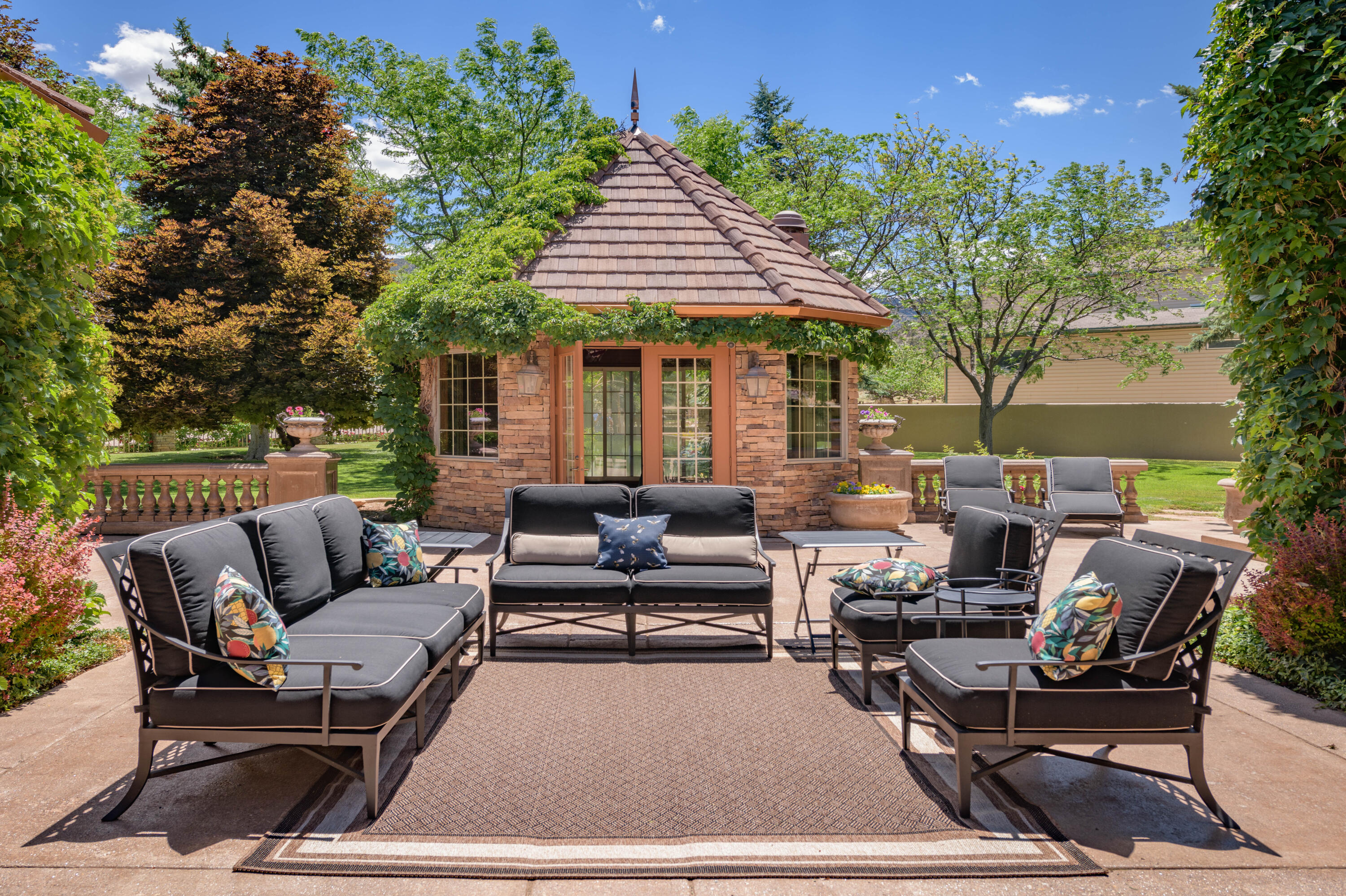 Parowan, Utah 84761, United States, 7 Bedrooms Bedrooms, ,9 BathroomsBathrooms,Residential,Active,110821