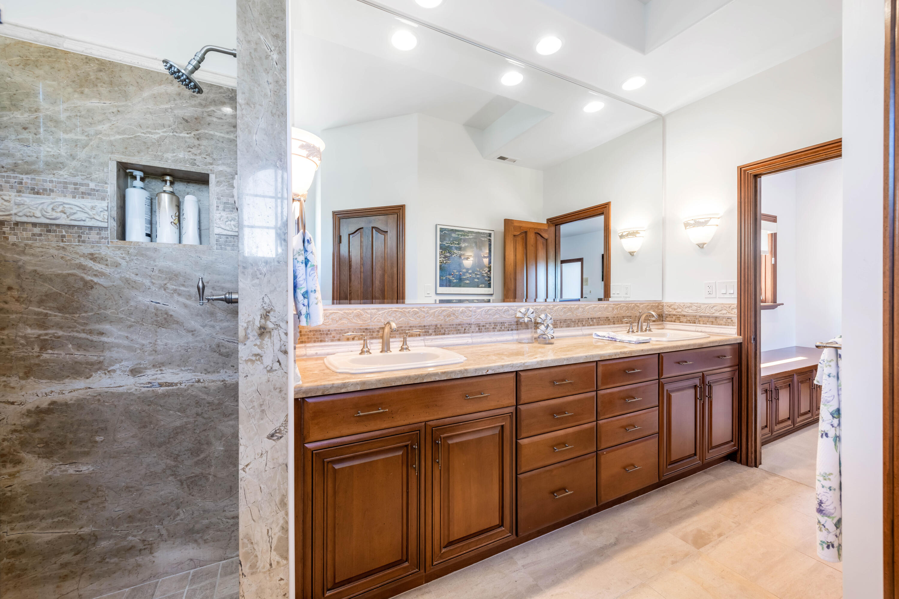 Parowan, Utah 84761, United States, 7 Bedrooms Bedrooms, ,9 BathroomsBathrooms,Residential,Active,110821