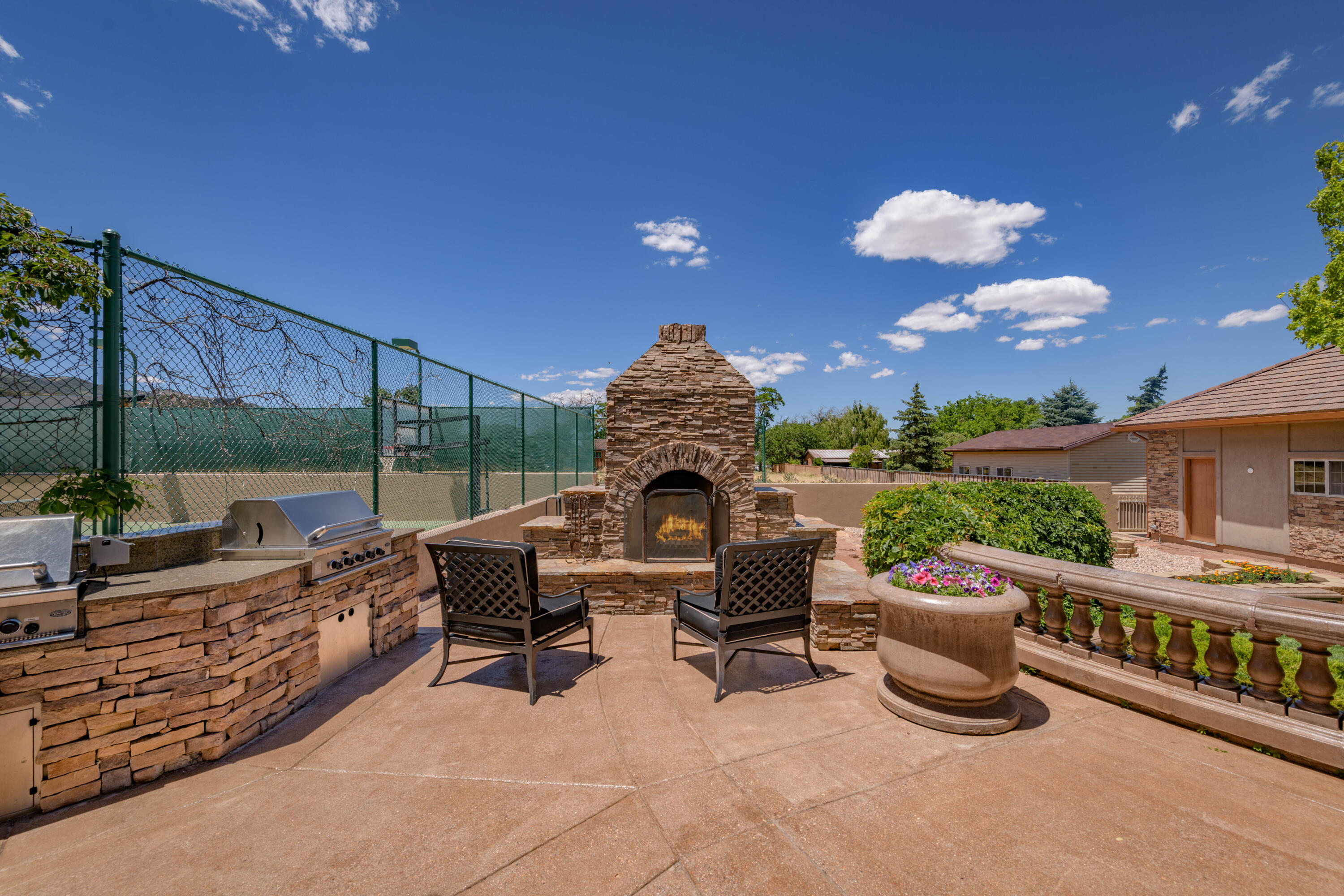 Parowan, Utah 84761, United States, 7 Bedrooms Bedrooms, ,9 BathroomsBathrooms,Residential,Active,110821