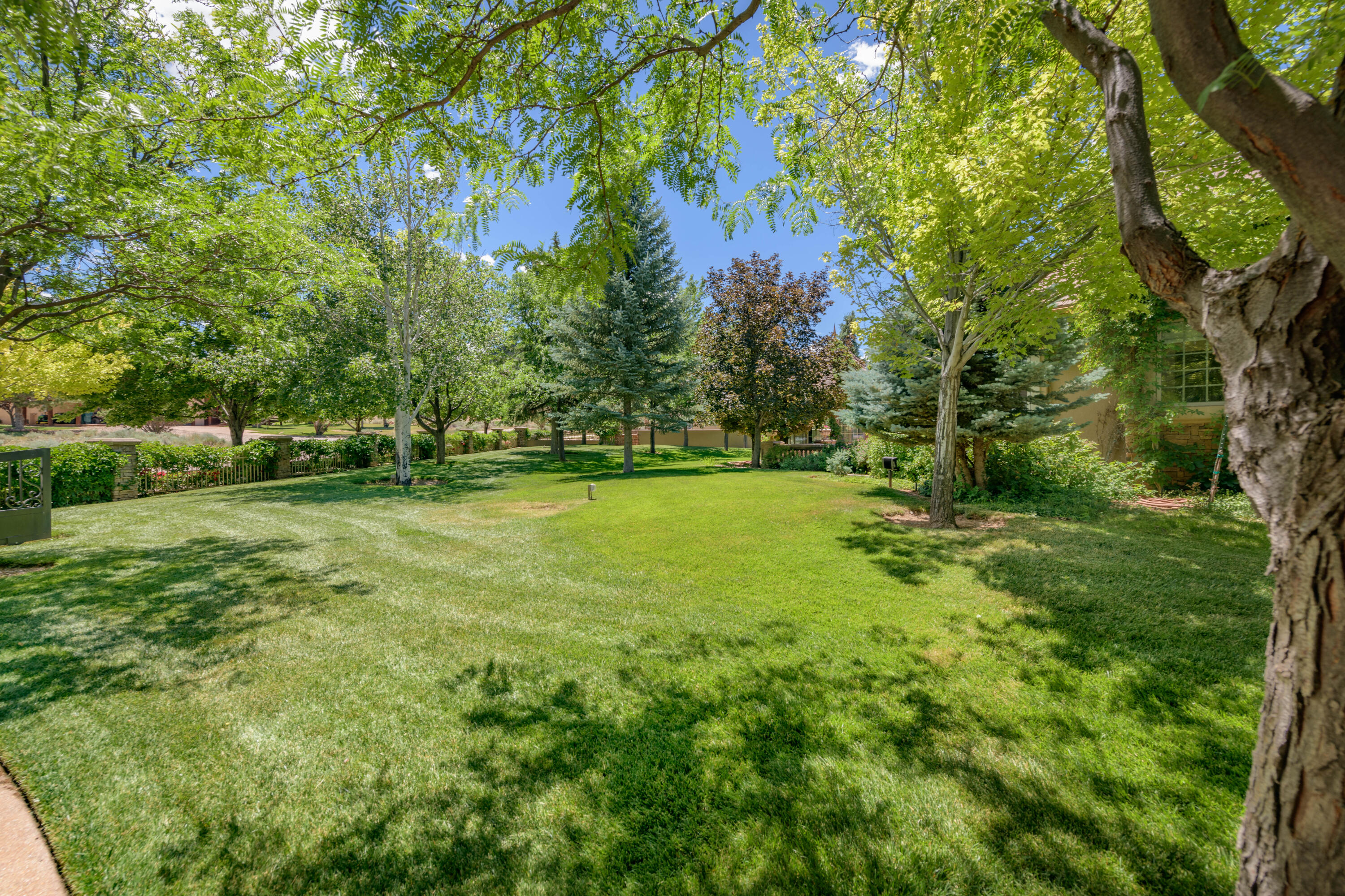 Parowan, Utah 84761, United States, 7 Bedrooms Bedrooms, ,9 BathroomsBathrooms,Residential,Active,110821