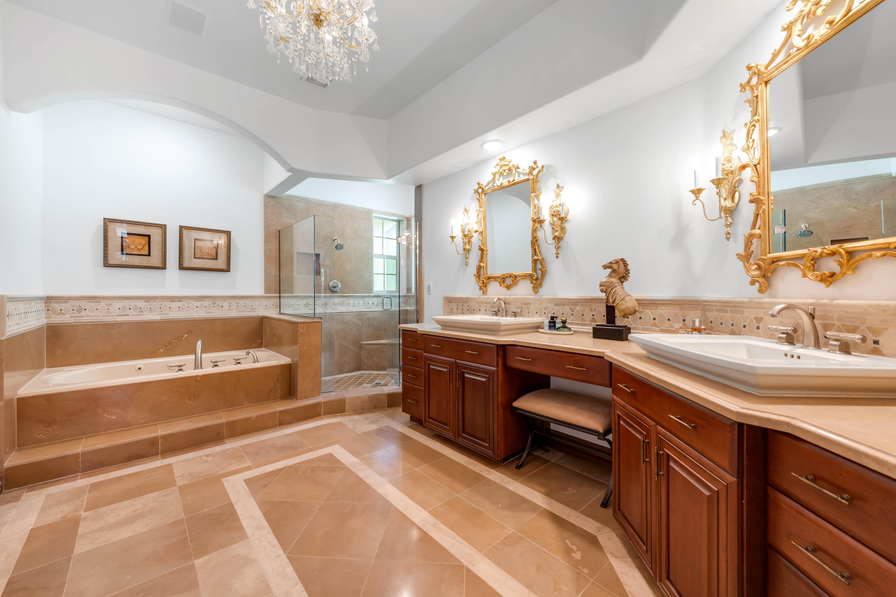 Parowan, Utah 84761, United States, 7 Bedrooms Bedrooms, ,9 BathroomsBathrooms,Residential,Active,110821