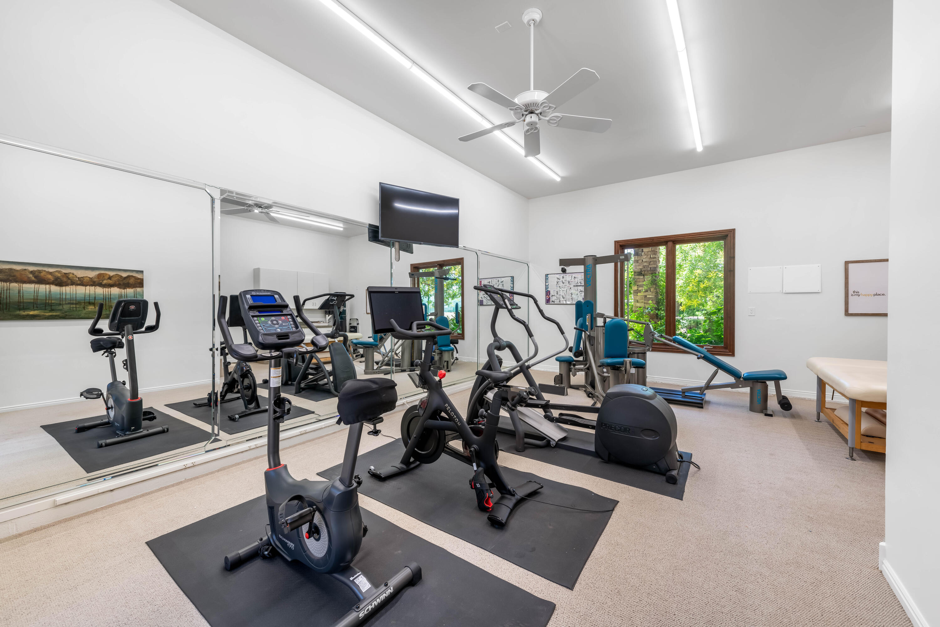 Parowan, Utah 84761, United States, 7 Bedrooms Bedrooms, ,9 BathroomsBathrooms,Residential,Active,110821