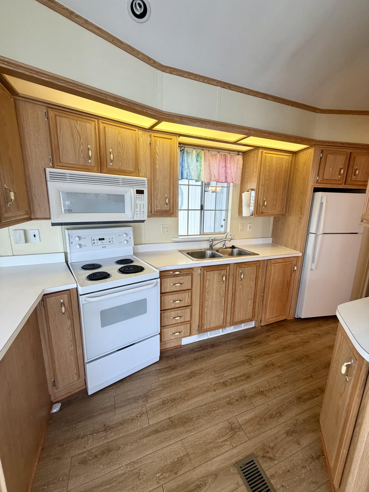 CHEROKEE SPRINGS RV PARK - Residential