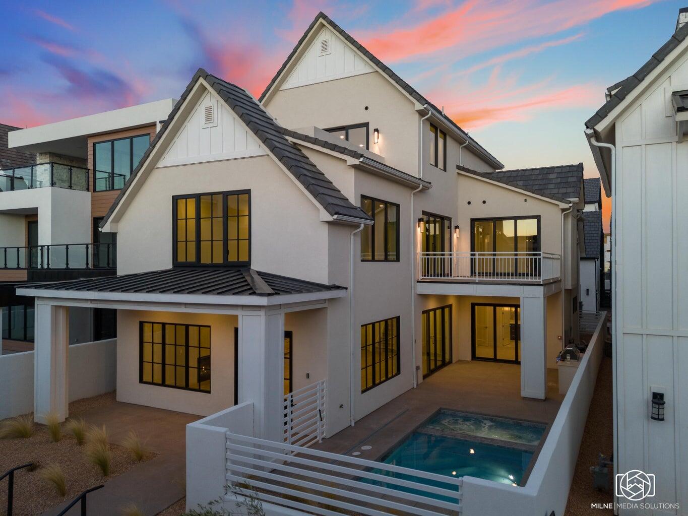 DESERT COLOR RESORT - Residential