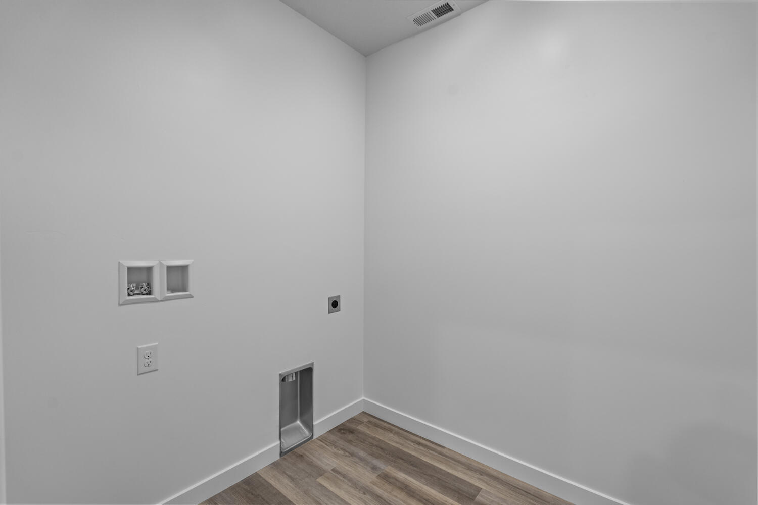 CORRAL HOLLOW AT LONG VALLEY - Residential