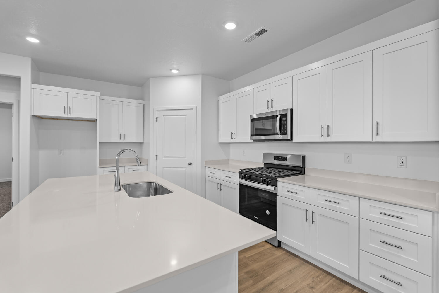 CORRAL HOLLOW AT LONG VALLEY - Residential