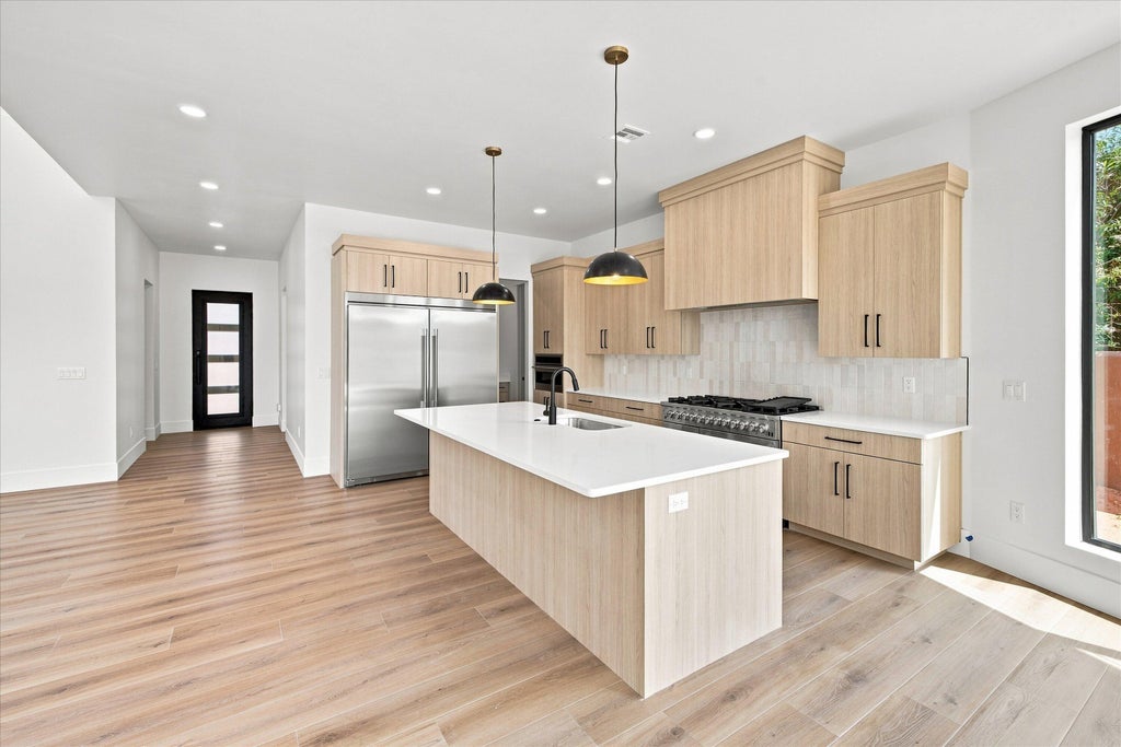 Photo of 3172 S Red Sands Way, Hurricane, UT 84737 (MLS # 26-276272)