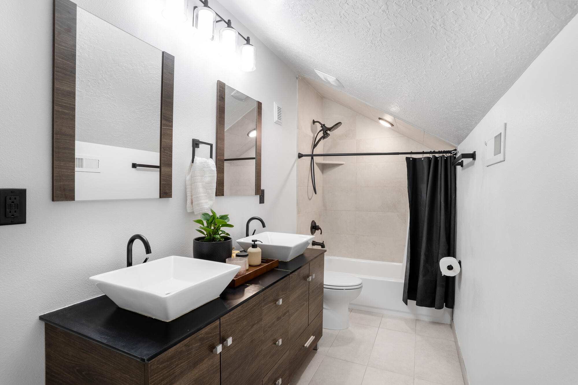 IVINS VISTA - Residential