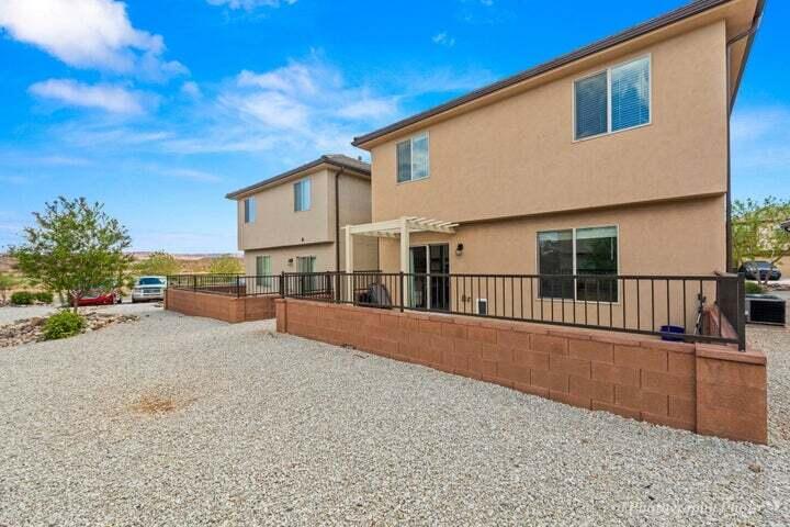 DESERT BLUFF AT DESERT CANYONS TOWNHOMES - Residential