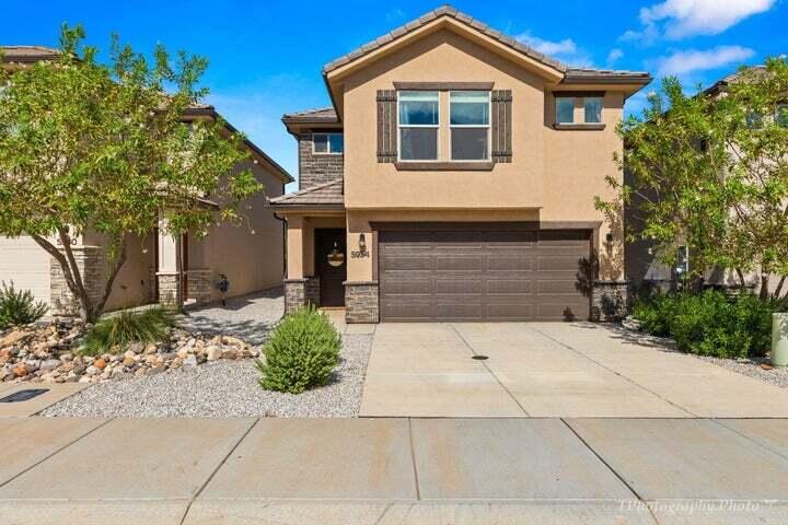 DESERT BLUFF AT DESERT CANYONS TOWNHOMES - Residential