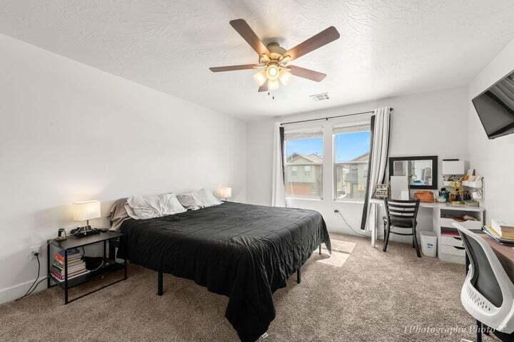 DESERT BLUFF AT DESERT CANYONS TOWNHOMES - Residential