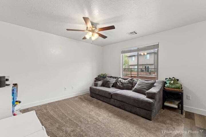 DESERT BLUFF AT DESERT CANYONS TOWNHOMES - Residential