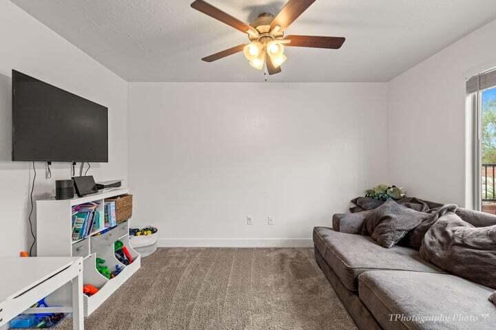 DESERT BLUFF AT DESERT CANYONS TOWNHOMES - Residential