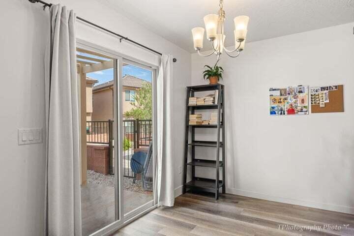 DESERT BLUFF AT DESERT CANYONS TOWNHOMES - Residential