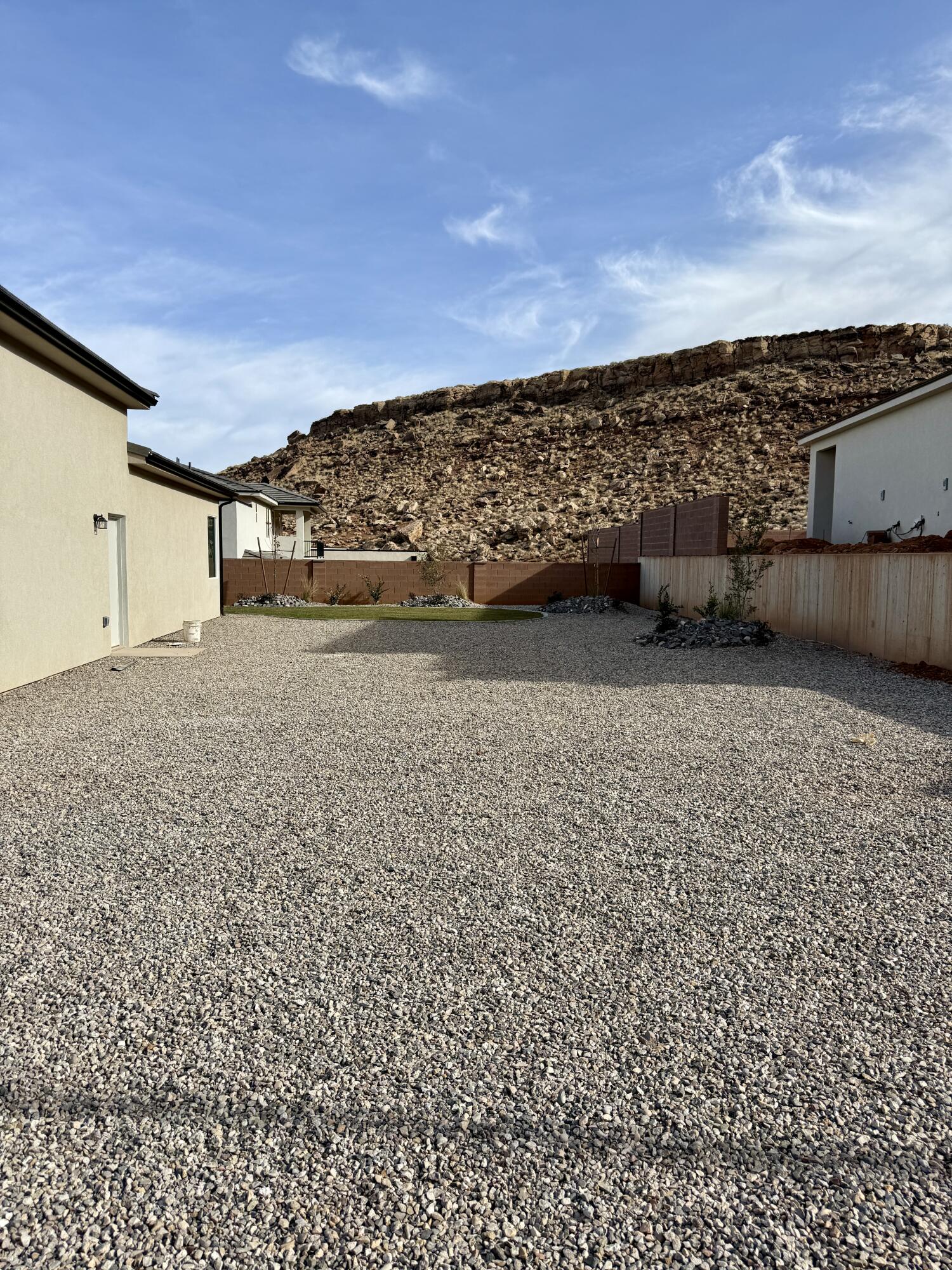 DESERT CLIFFS - Residential