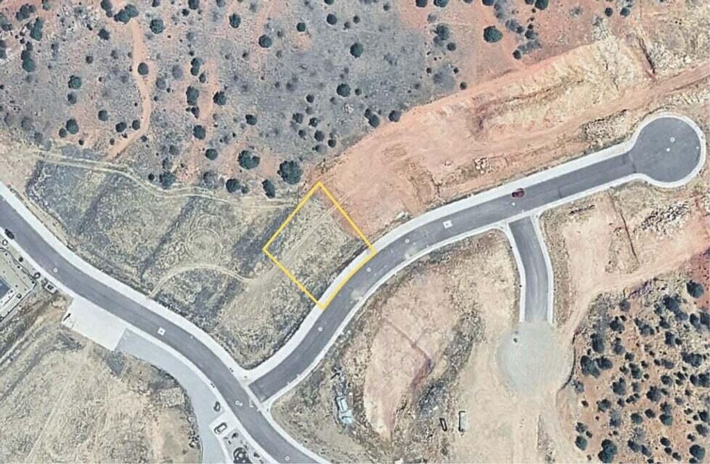 Photo of 1911 N Pinyon Grove CIR, Cedar City, UT 84720 (MLS # 26-271493)