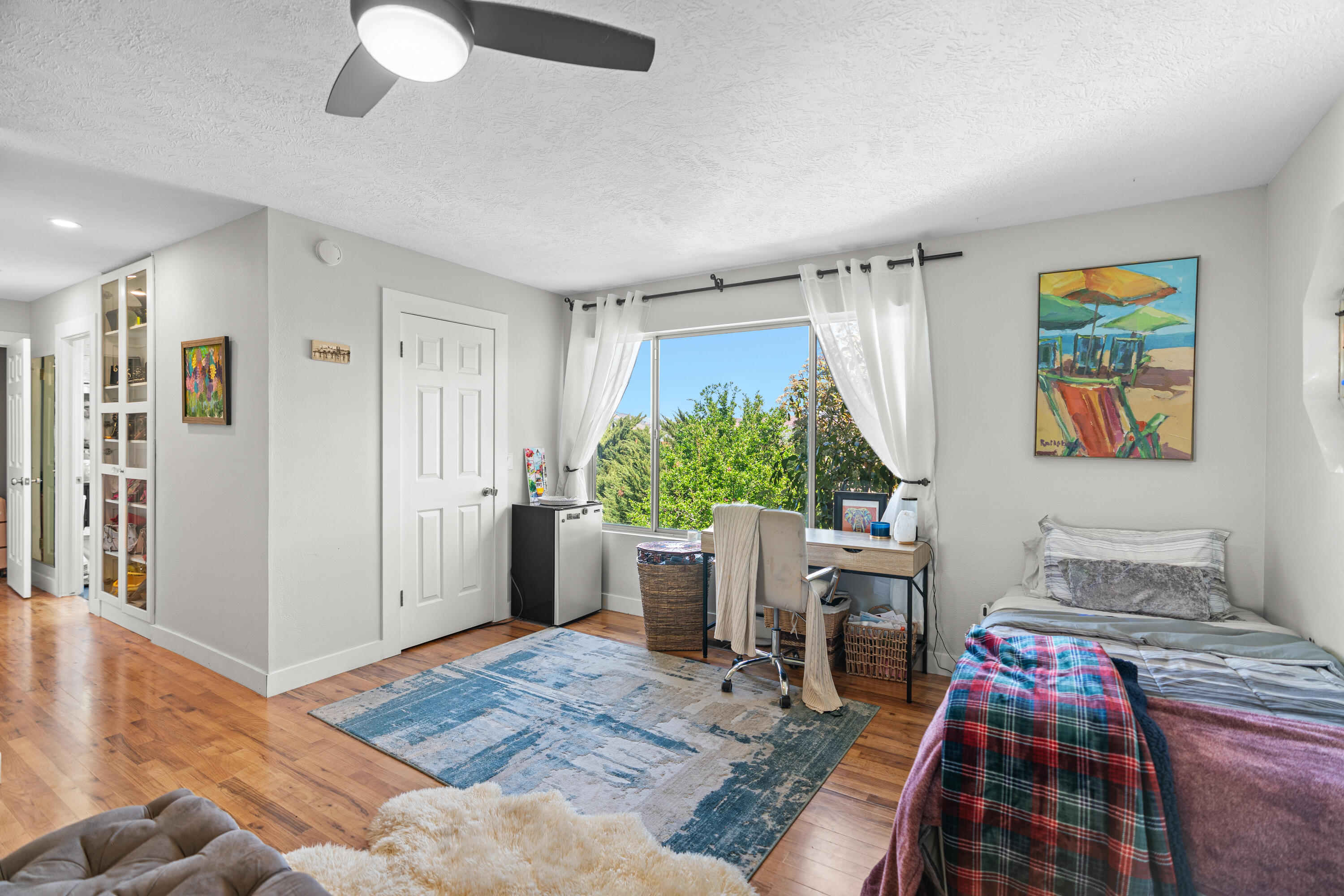 BLOOMINGTON HILLS - Residential