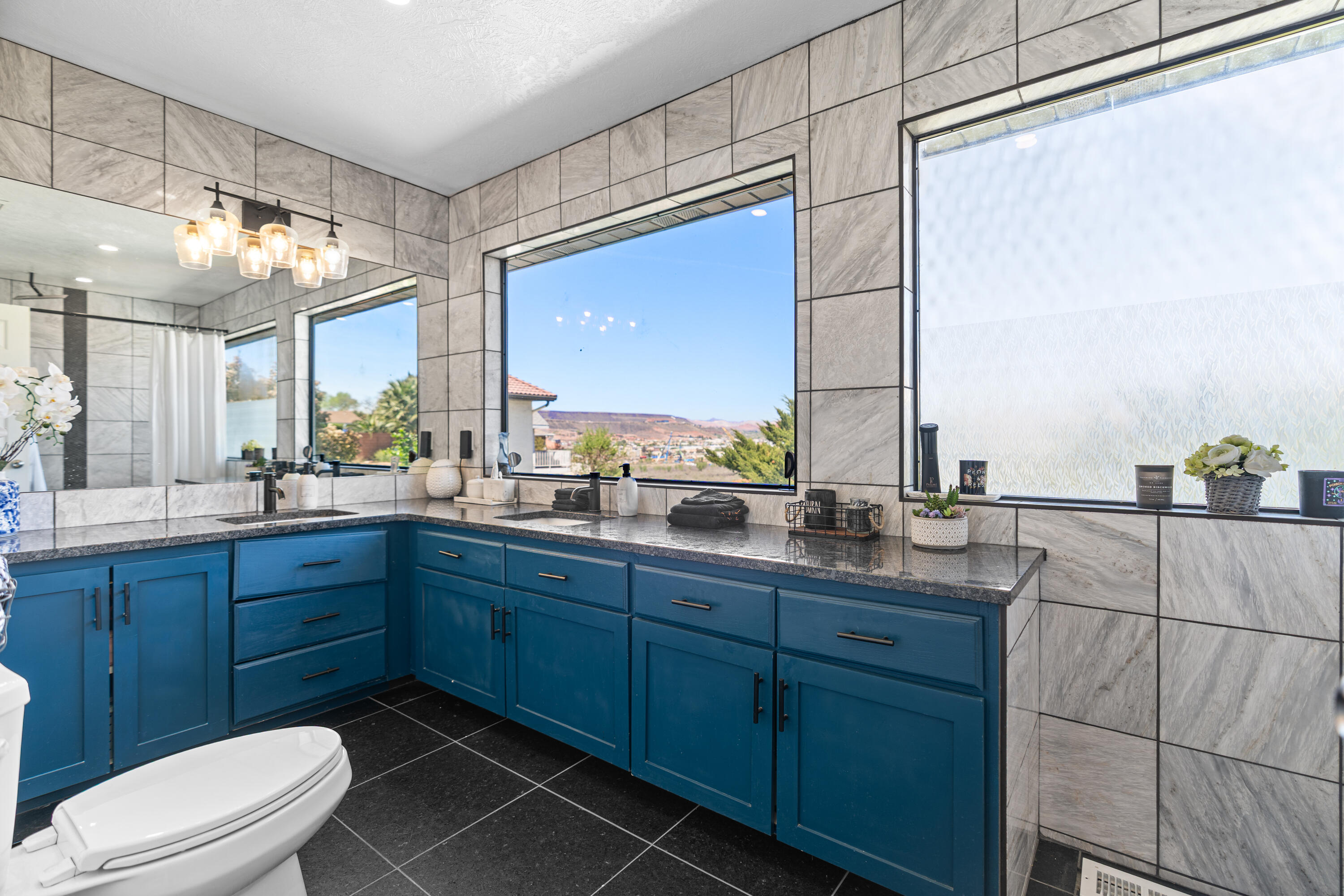 BLOOMINGTON HILLS - Residential