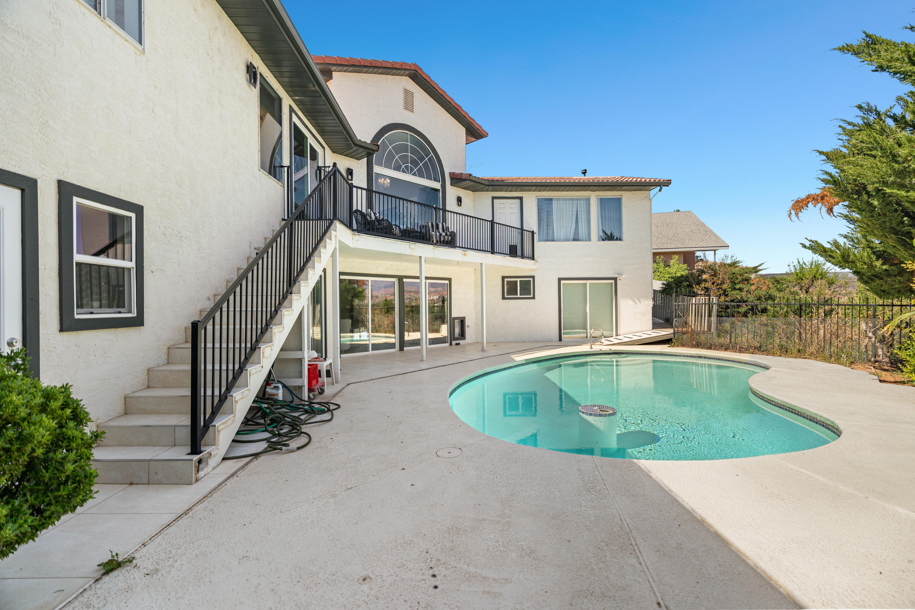 BLOOMINGTON HILLS - Residential