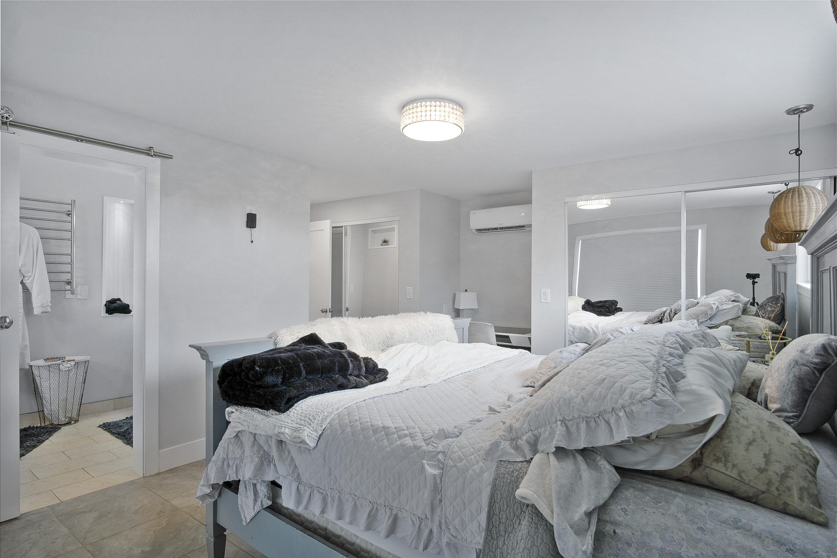 BLOOMINGTON HILLS - Residential