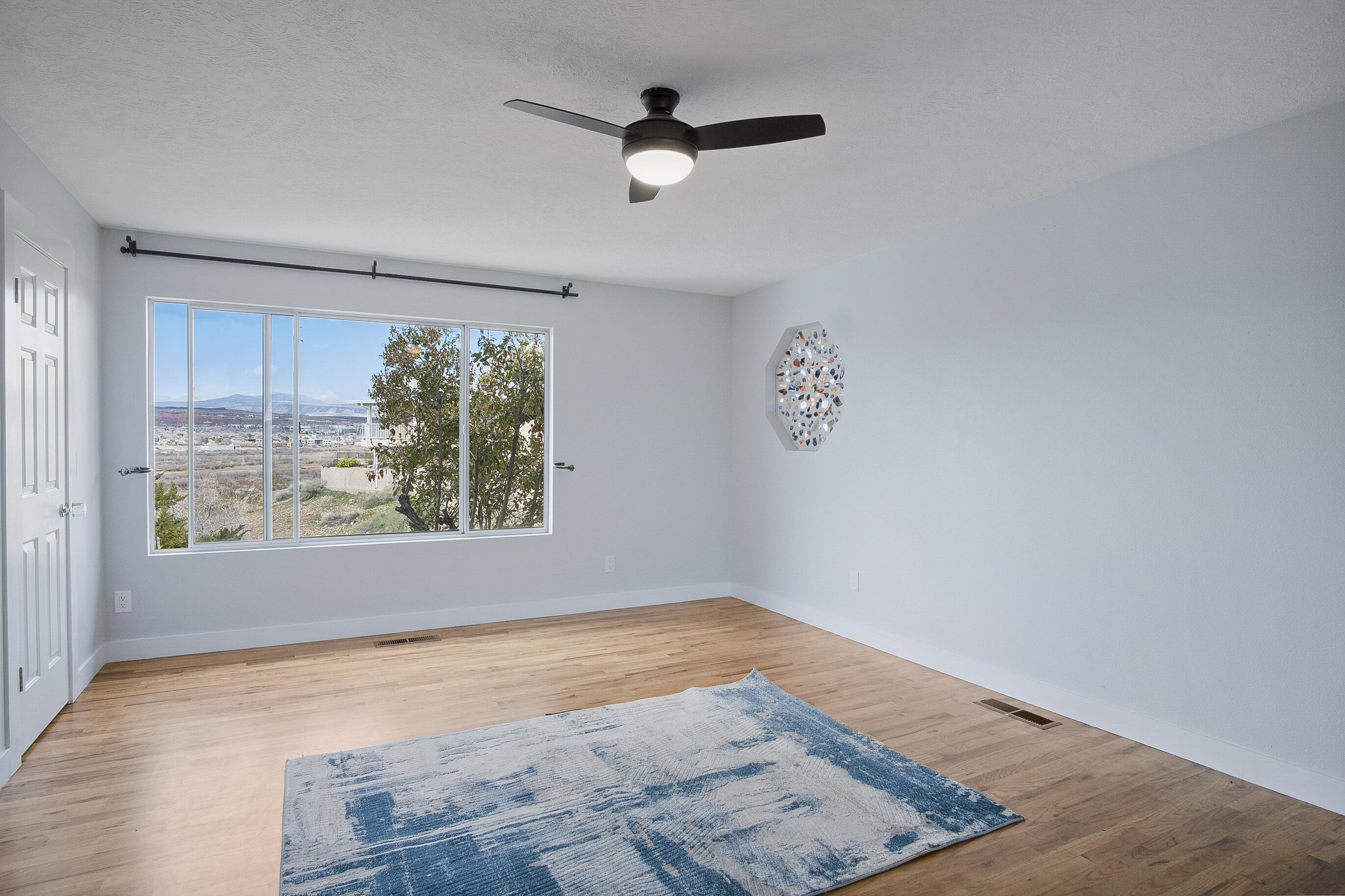 BLOOMINGTON HILLS - Residential