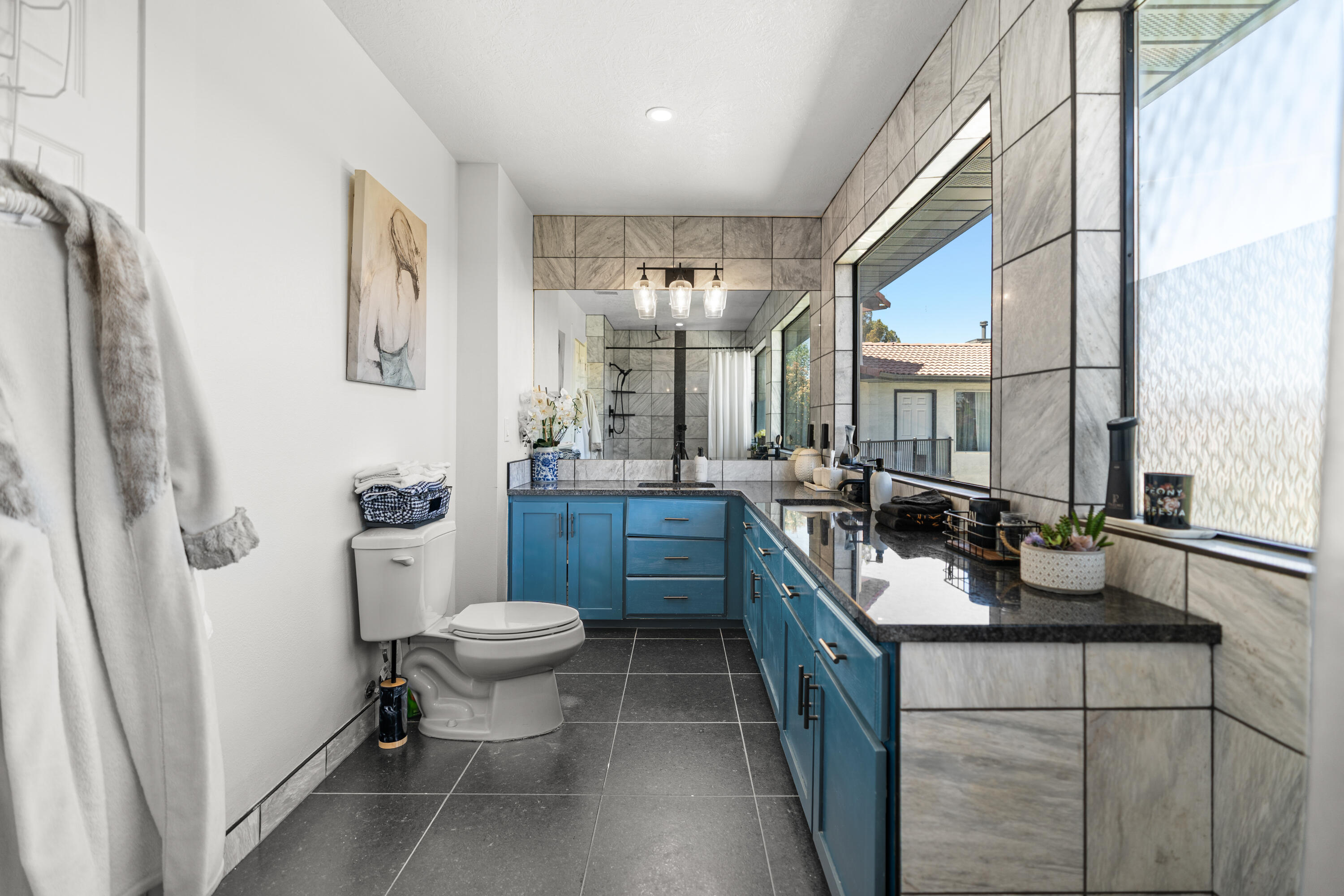 BLOOMINGTON HILLS - Residential