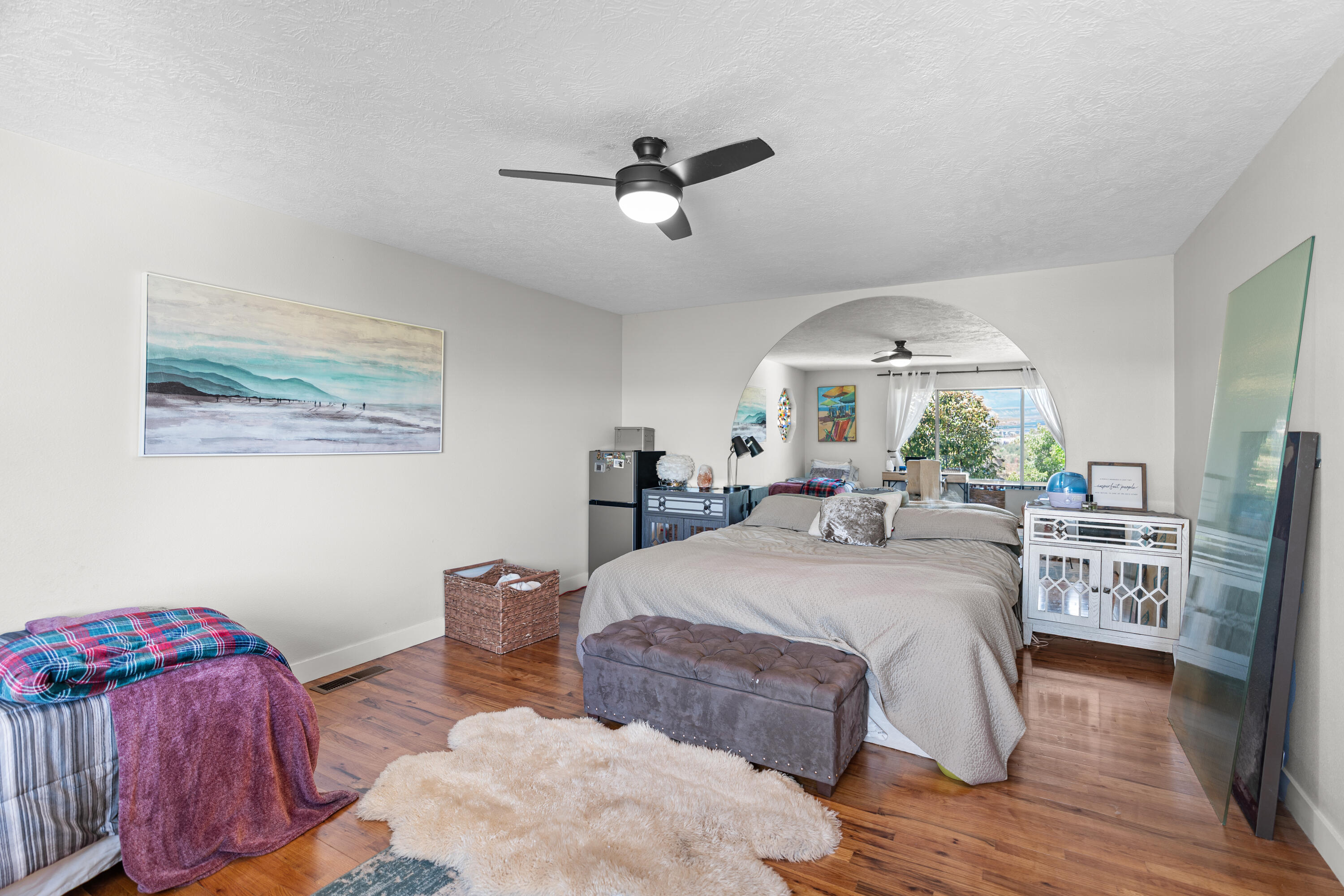 BLOOMINGTON HILLS - Residential