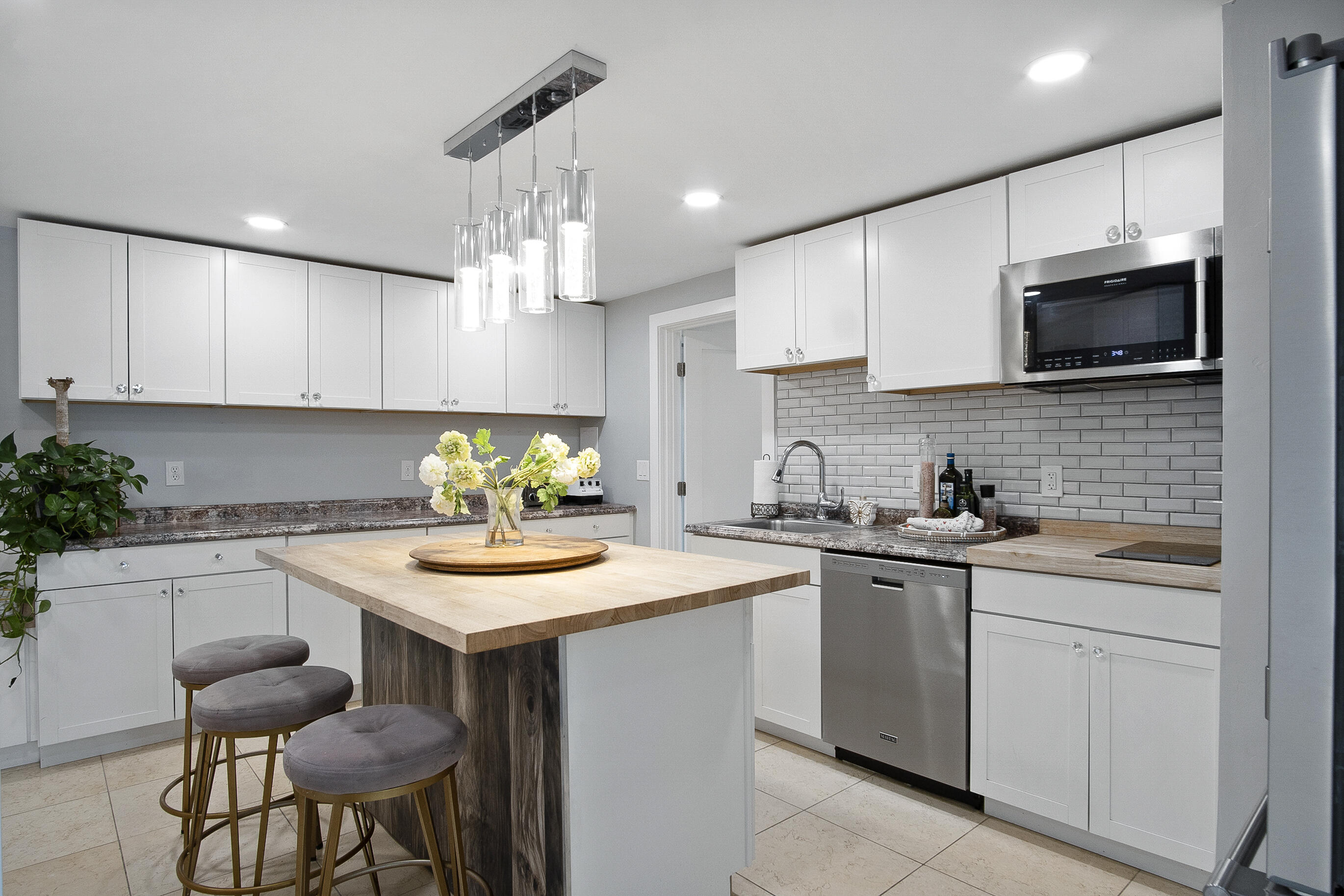 BLOOMINGTON HILLS - Residential