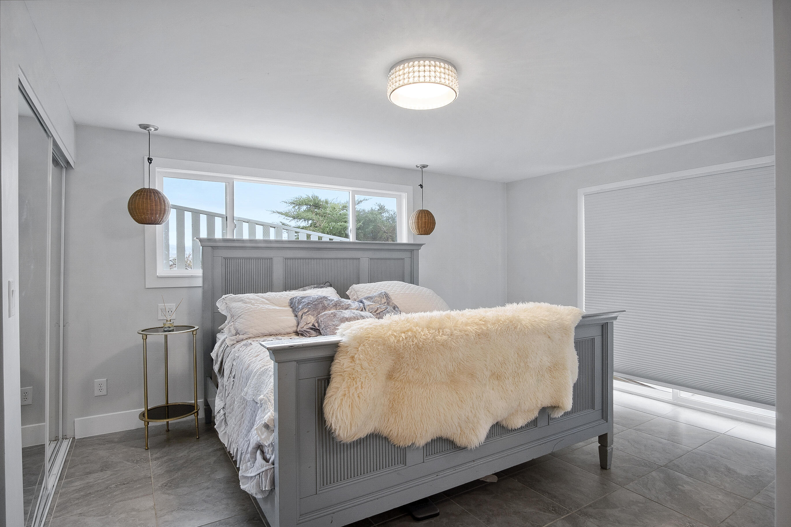 BLOOMINGTON HILLS - Residential