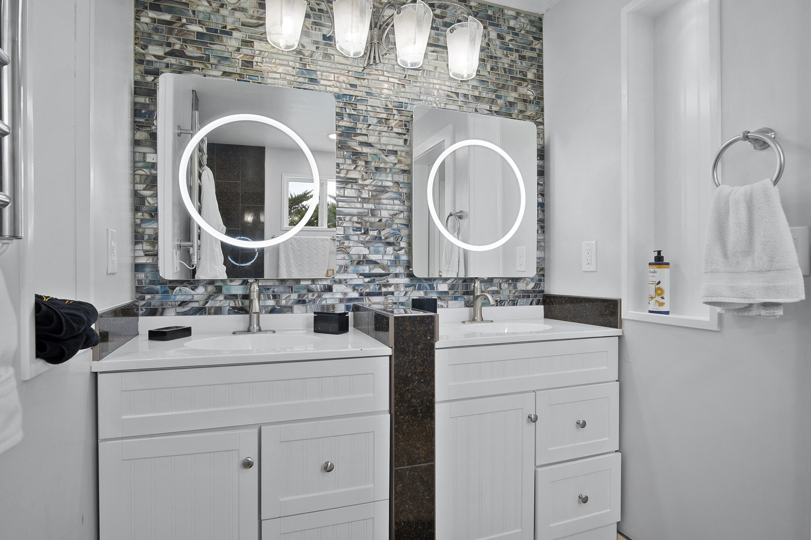 BLOOMINGTON HILLS - Residential