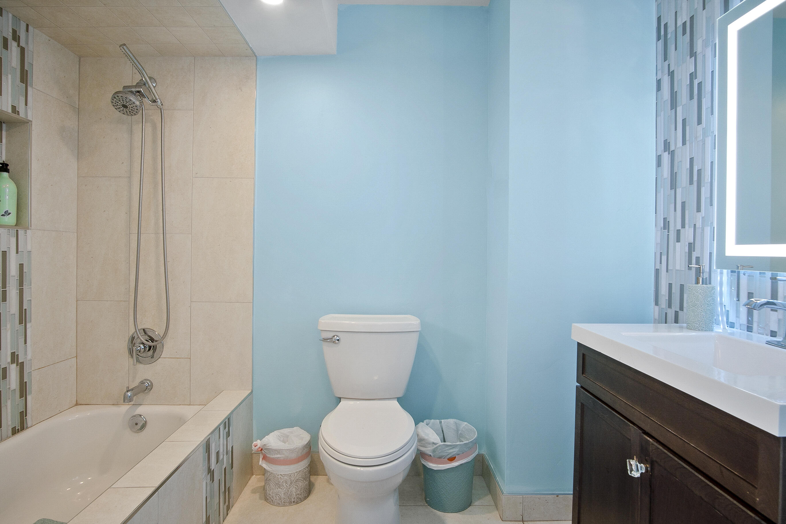 BLOOMINGTON HILLS - Residential