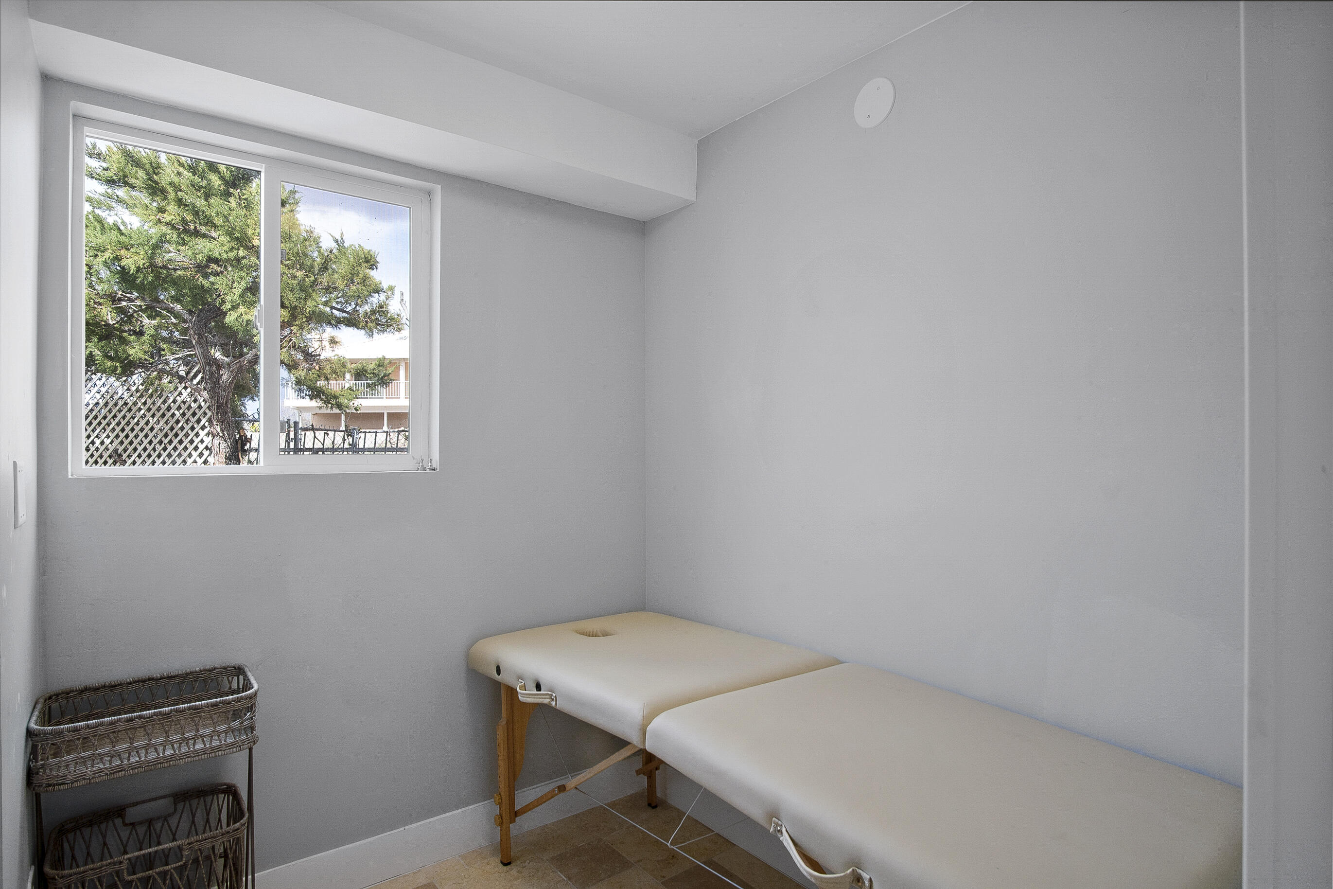 BLOOMINGTON HILLS - Residential