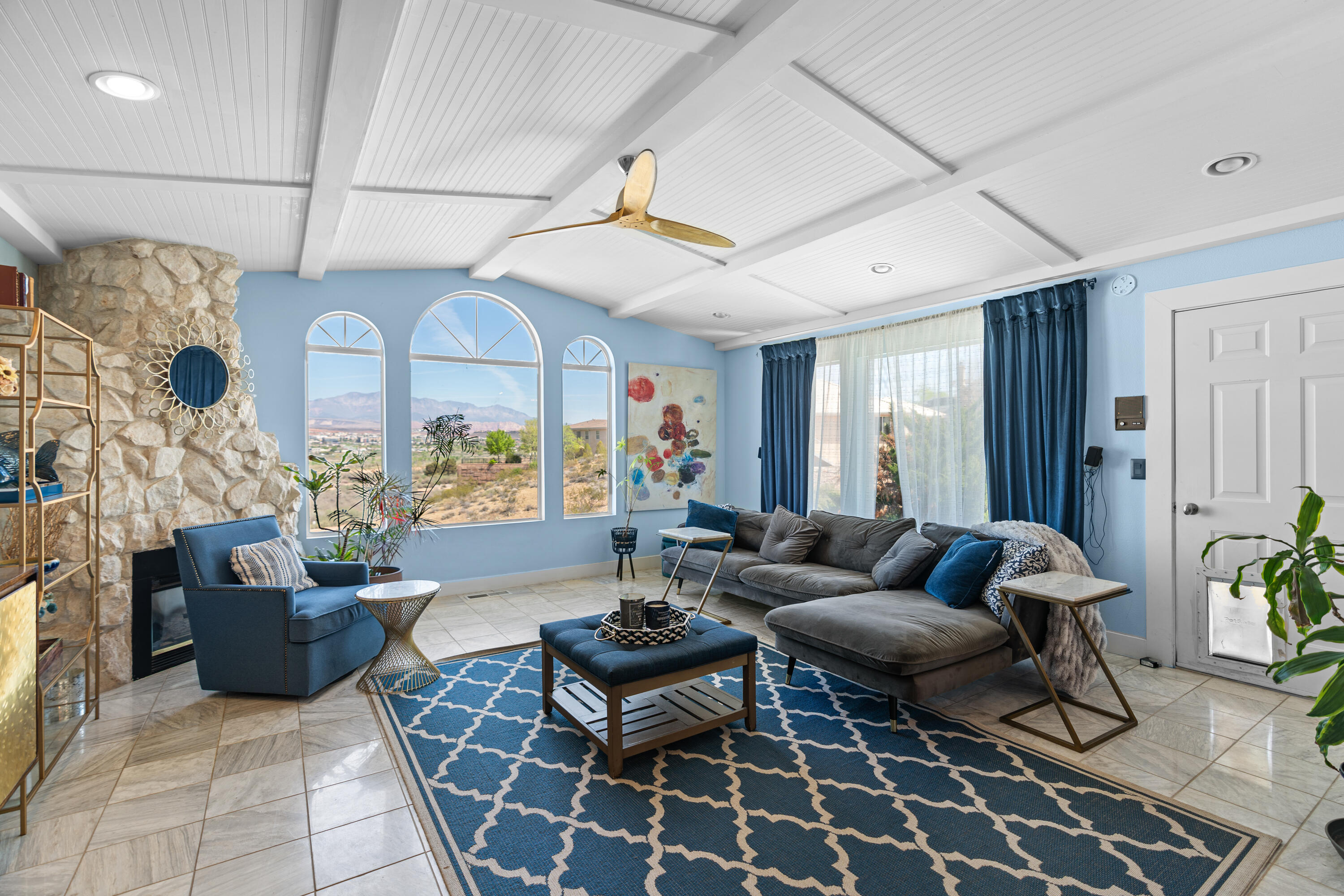 BLOOMINGTON HILLS - Residential