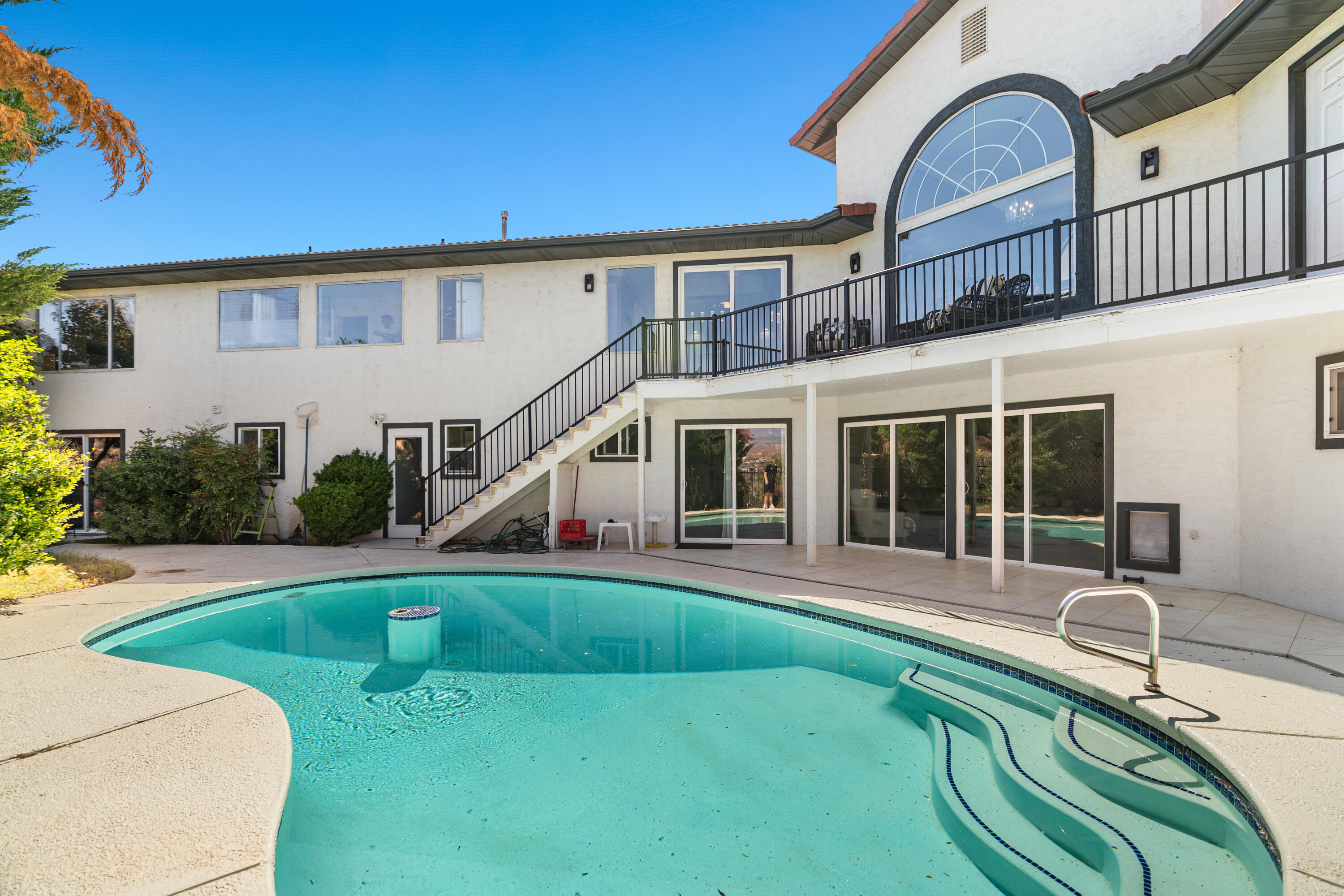 BLOOMINGTON HILLS - Residential