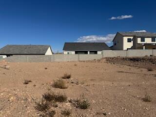 DESERT HORIZON - Land