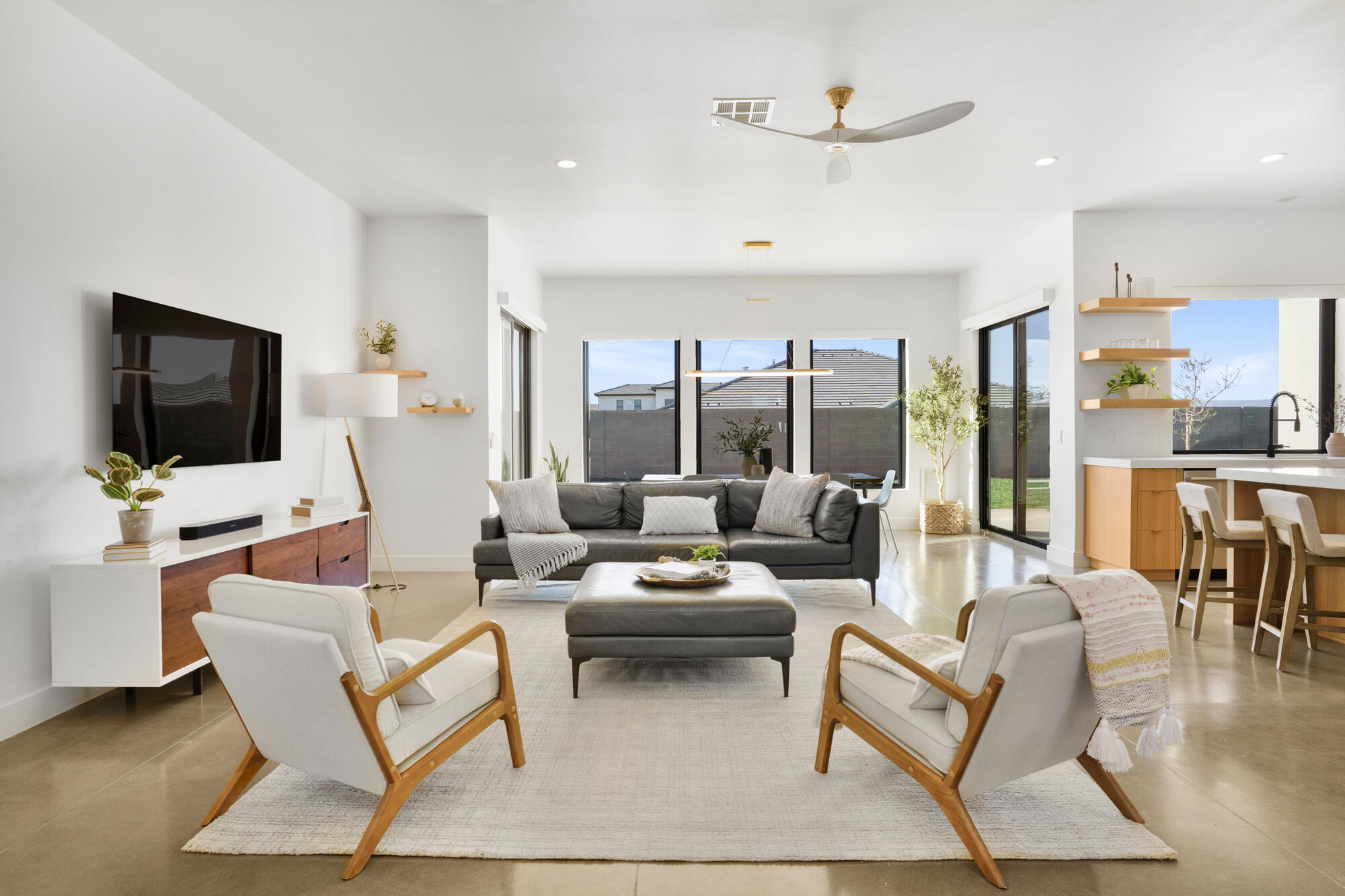 RUSTED HILLS - Residential