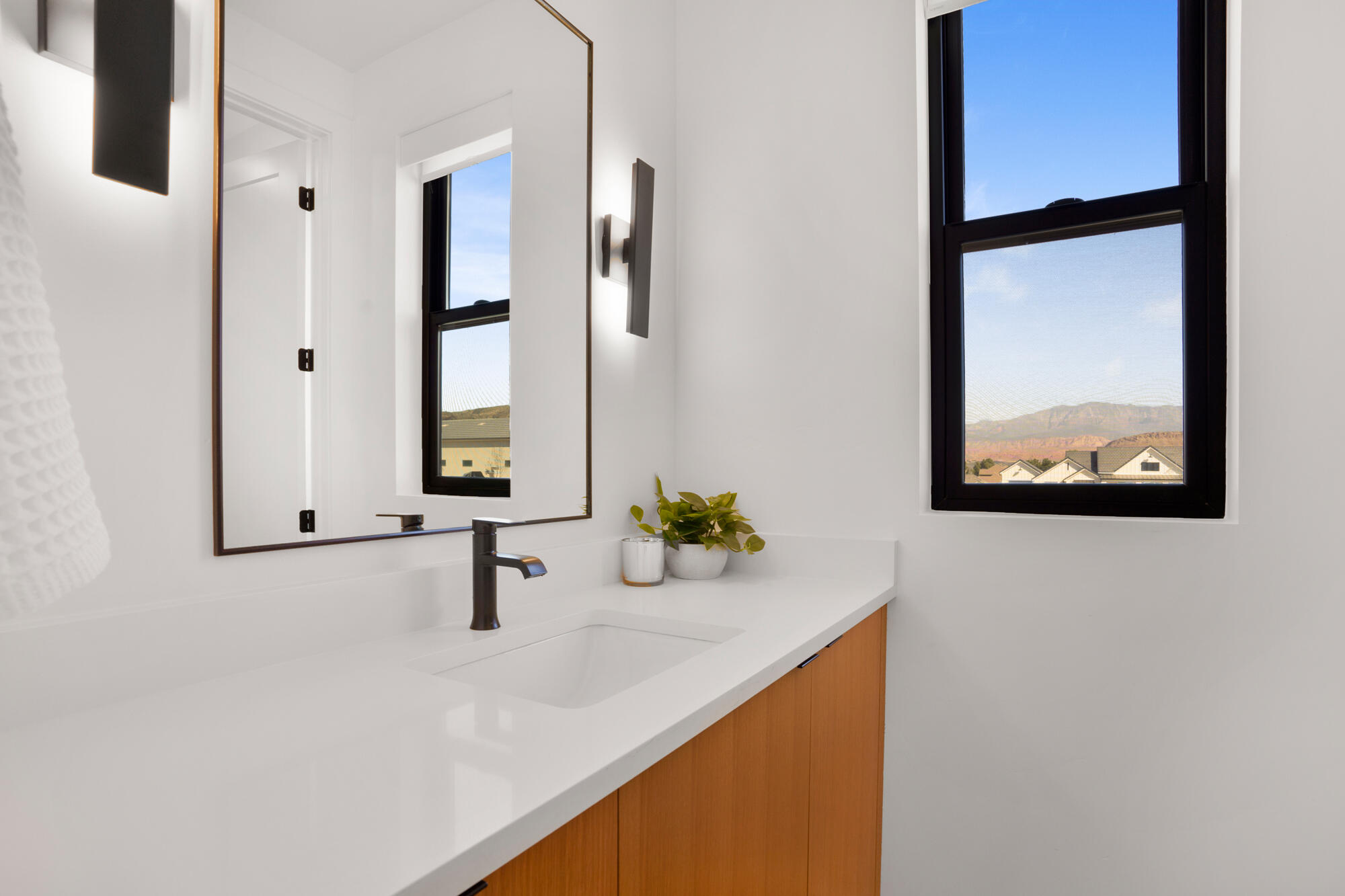 RUSTED HILLS - Residential